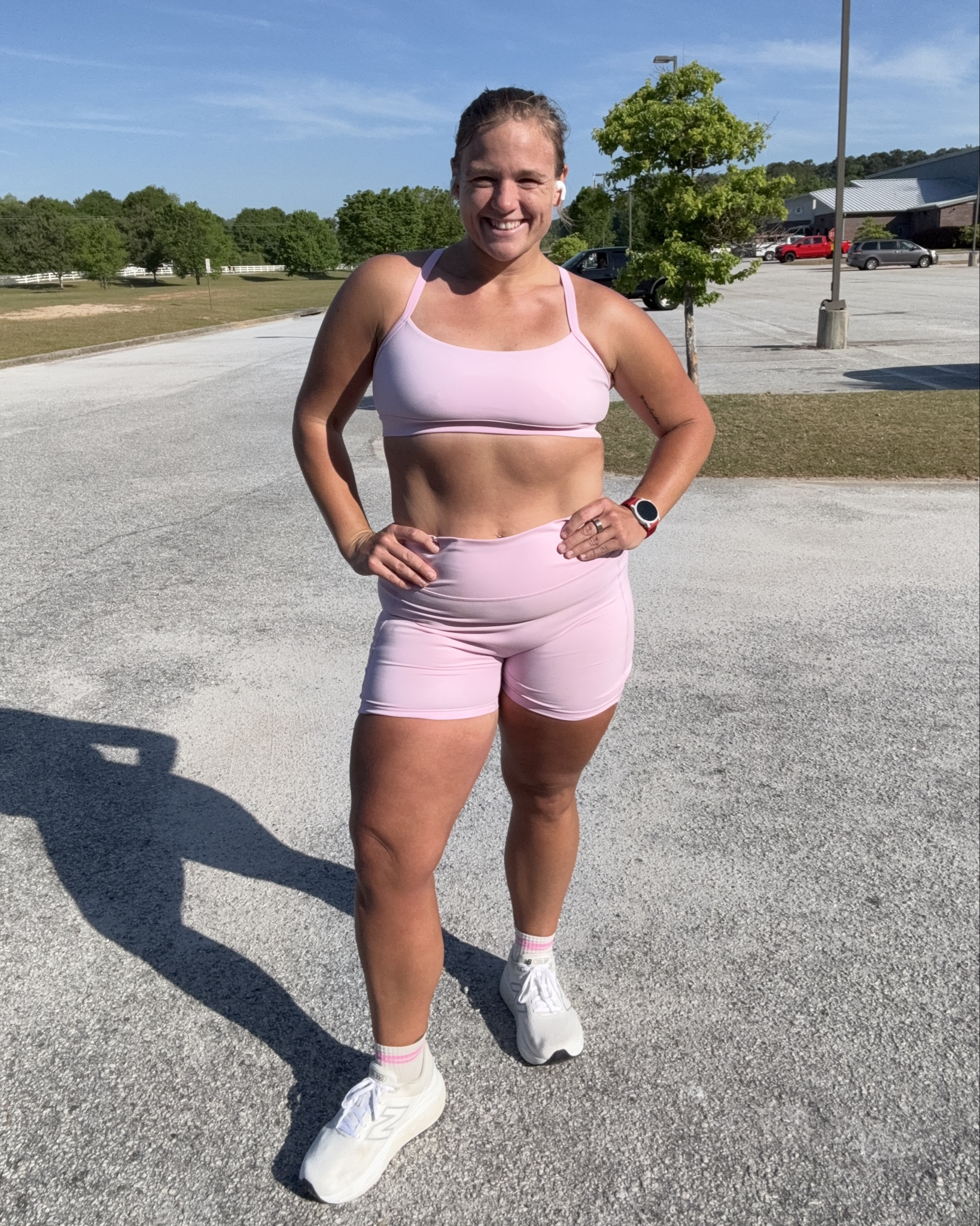 The perfect summer running fit for the girlies 🎀
Bra xl
Shorts xl
Tank L
