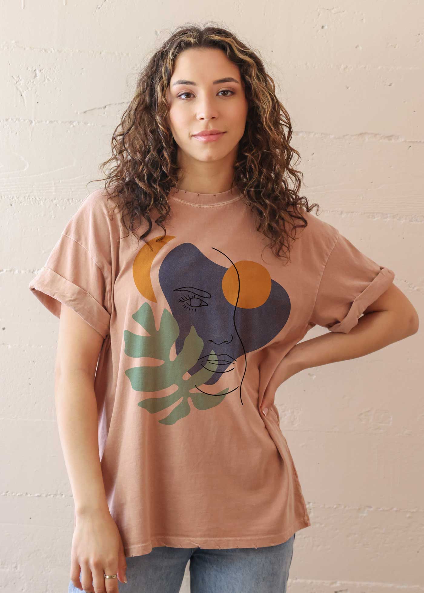 GirlDangerous: Palm Face Clay Boyfriend Tee | Girl Dangerous