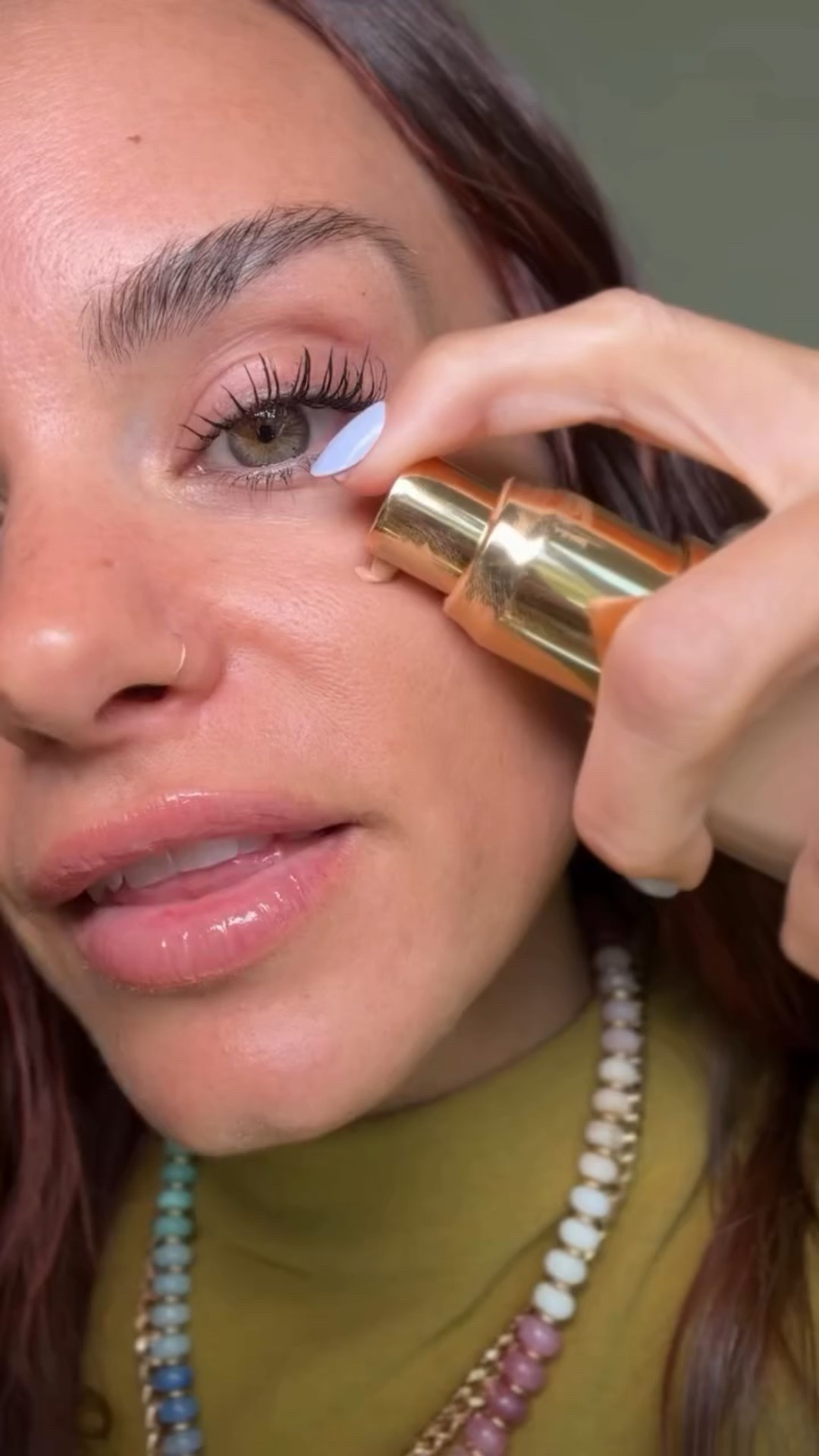 The foundation with the reputation 👏✨ Estée Lauder Double Wear, now in the new formulation, is still that girl. Full coverage, matte but not flat, and locked in all day. The best all-out foundation when you need it to stay.

💬 Comment “doublewear” and I’ll DM you the link

#TayBeckerBeauty #TayBecker
#esteelauder #doublewear #charlestonbeauty momstylevibes reellife makeupfinds longwearfoundation