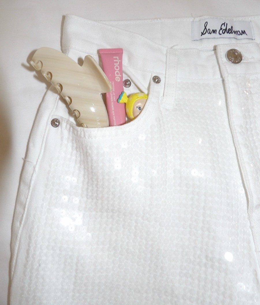 Sequin jeans, an Emi Jay clip, Rhode Lip Tint, a Sonny Angel = Chic and Trendy ✨

Shop the links below to get this look!



| Fashion, Jeans, Sequins, Sonny Angel Dupe, Rhode Lip Tint, Emi Jay Clip, Fashion Inspo |

#LTKSummerEdit #LTKFindsUnder100 #LTKStyleTip