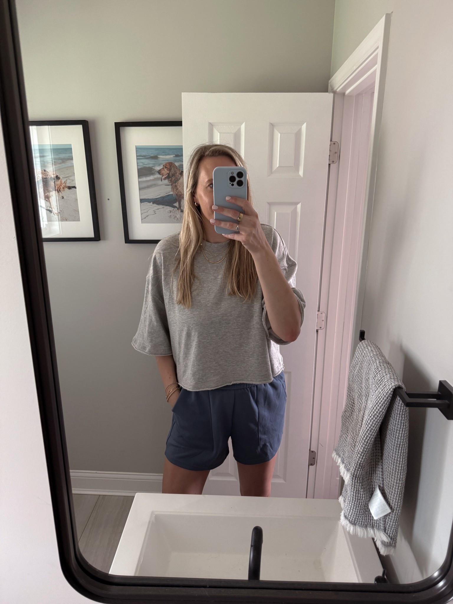 Short sleeve sweatshirt tee! And my favorite Amazon lulu lookalike shorts are 25% off!

#LTKSaleAlert #LTKFindsUnder50 #LTKStyleTip