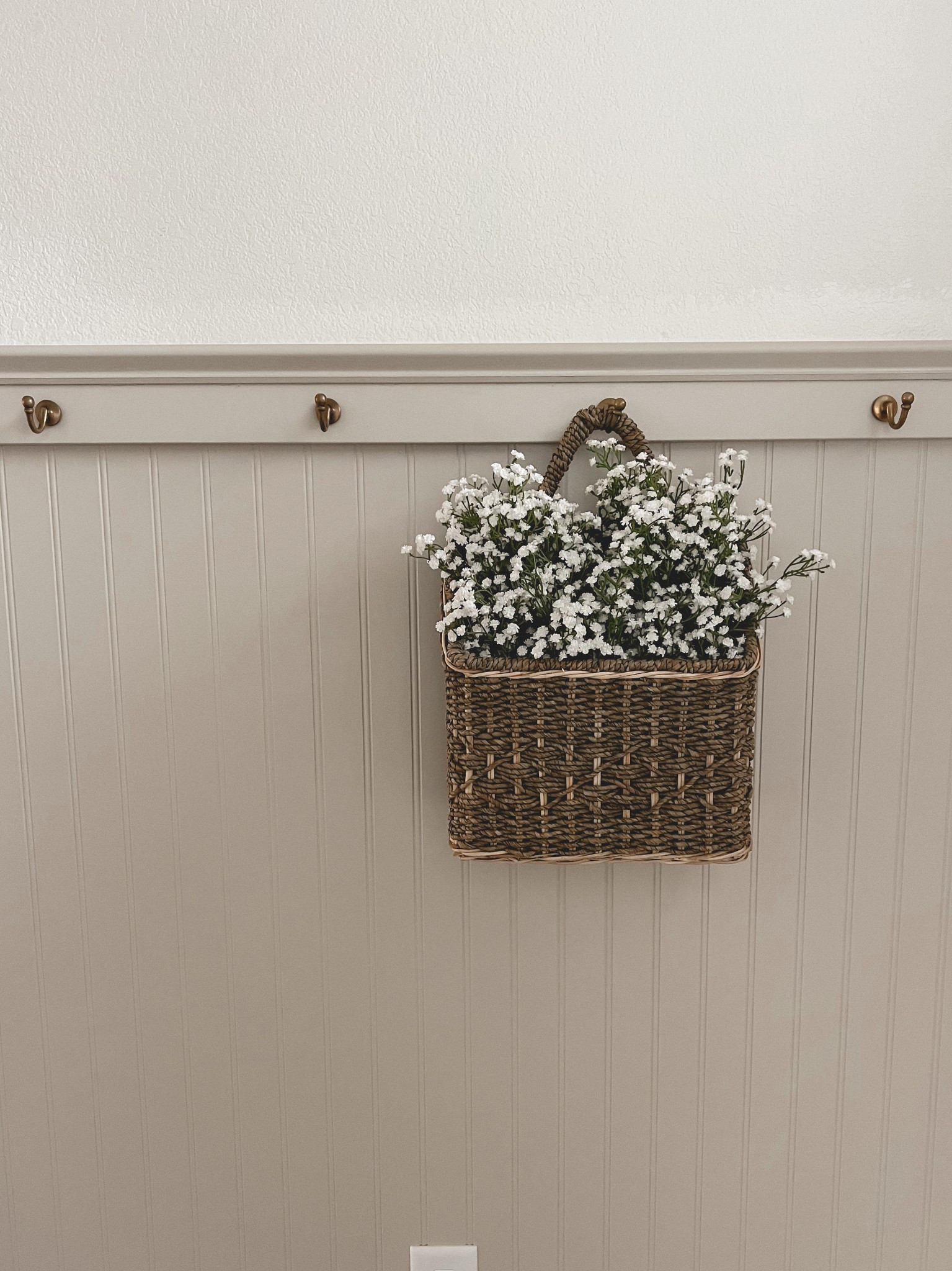 Front door basket for spring 🌿

Spring refresh / wreath / basket / florals / home

#LTKSeasonal #LTKHome