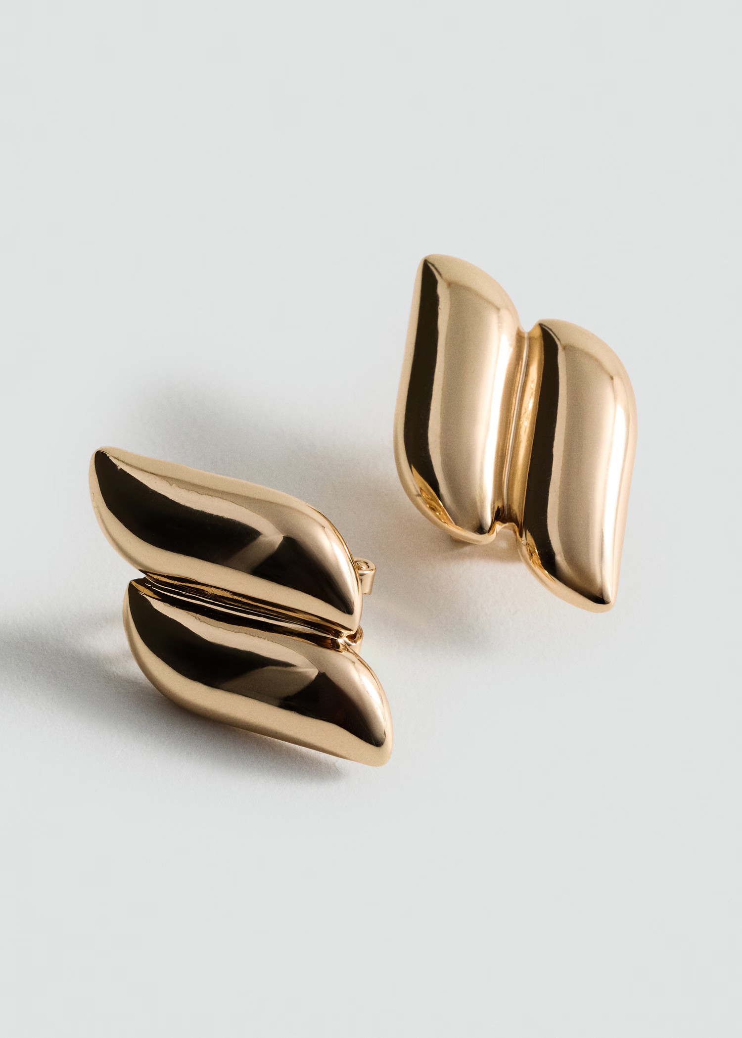 Earrings with geometric relief | Mango (US/MX/AU)
