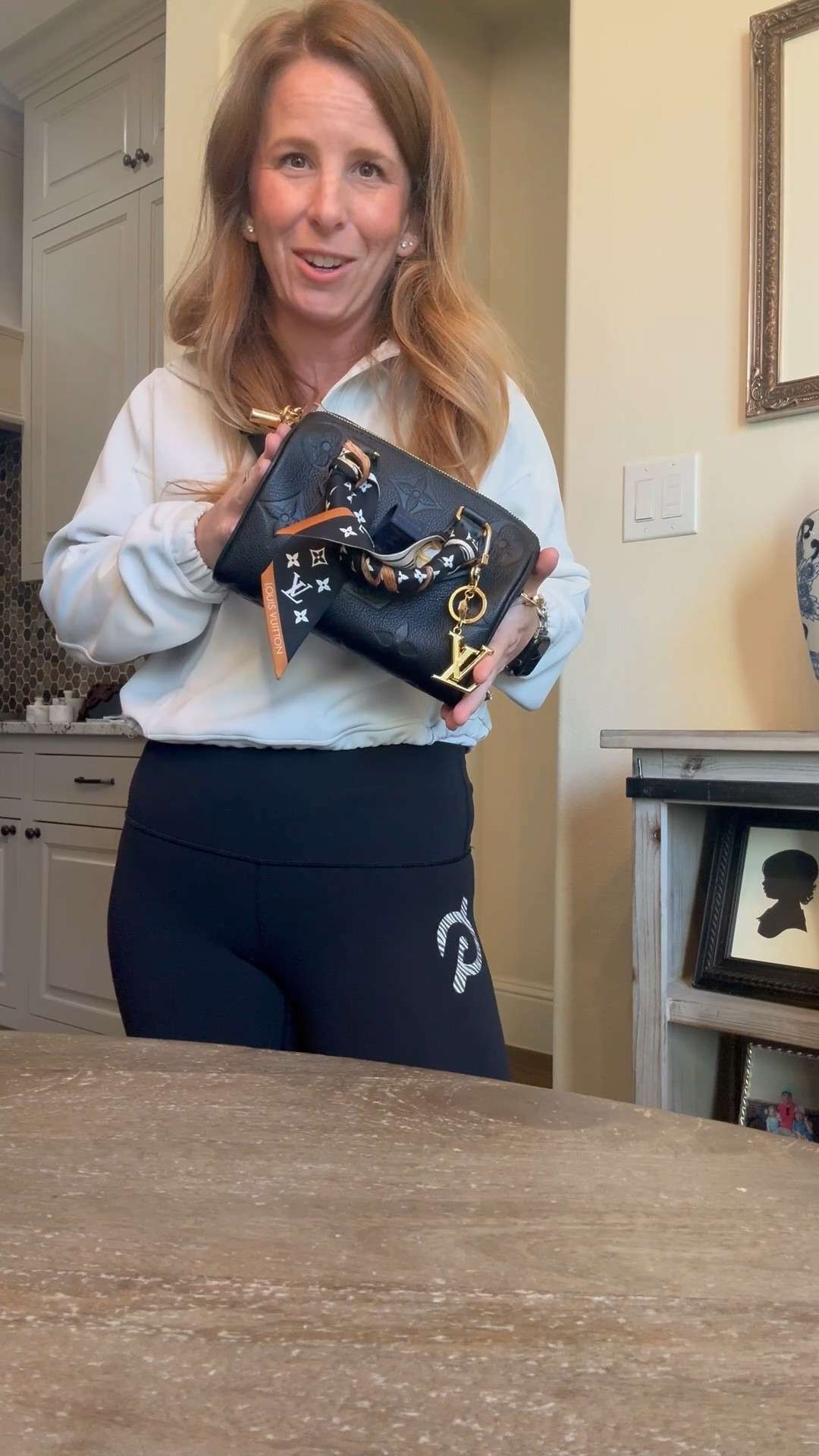 What’s in my new handbag! 

#LTKPetite #LTKStyleTip #LTKHoliday