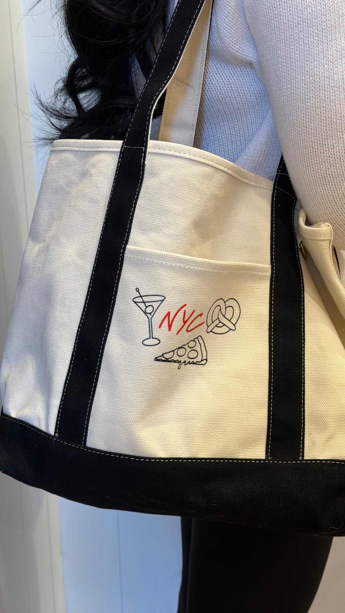 NYC tote bag!!

#LTKgrwm #LTKootd #LTKTravel