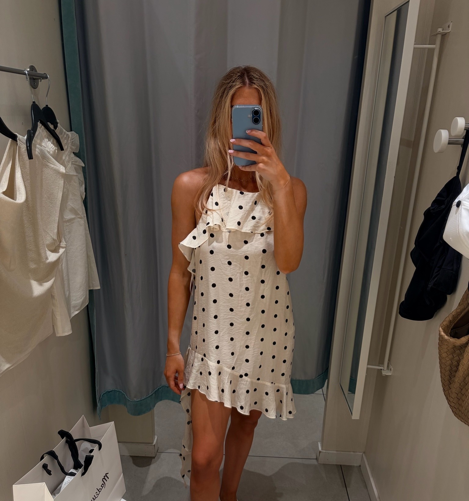 Obsessed with polka dots lately !!!

Also dress is on sale!!

#LTKootd #LTKSeasonal #LTKSaleAlert