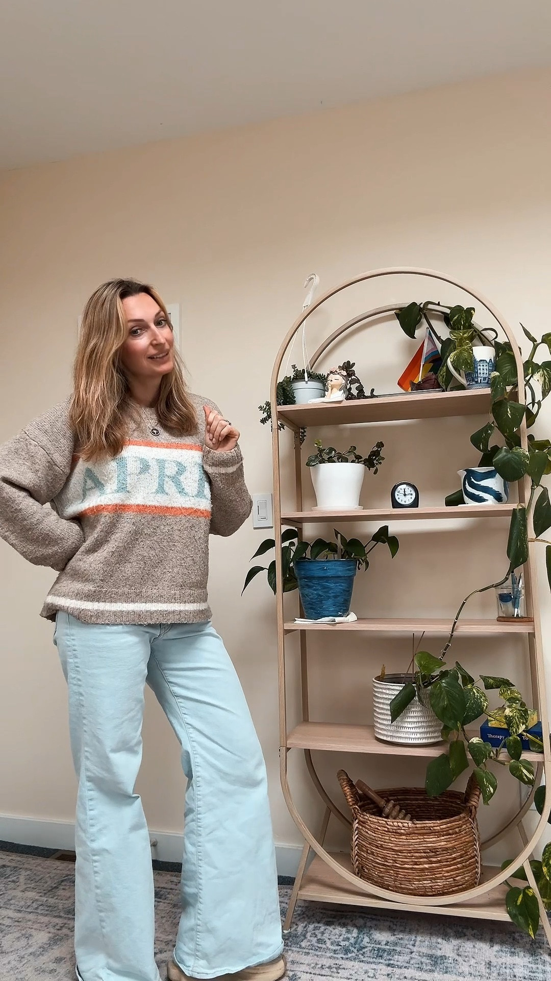 This 5 shelf arched bookshelf adds so much function and style to my office! Love it for plants and a few little books! 

#LTKHome #LTKdayinmylife