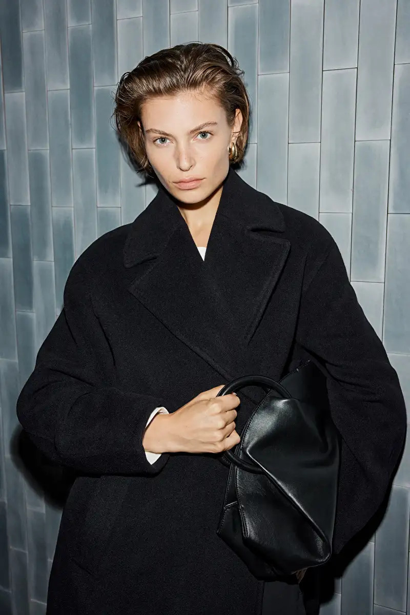 OVERSIZED DOUBLE-BREASTED WOOL COAT - Black - COS | COS (EU)