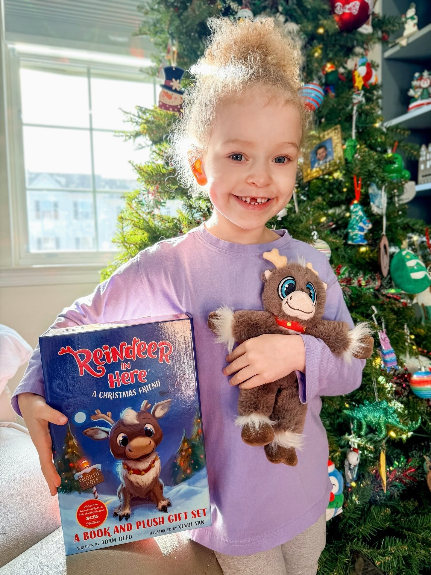 Ava’s @reindeerinhere came home today! It’s such a cute holiday tradition! The reindeer visits before Christmas to spend time with your child and help Santa learn what makes them special. 🦌✨ 

#reindeerinhere #christmastradition #christmas