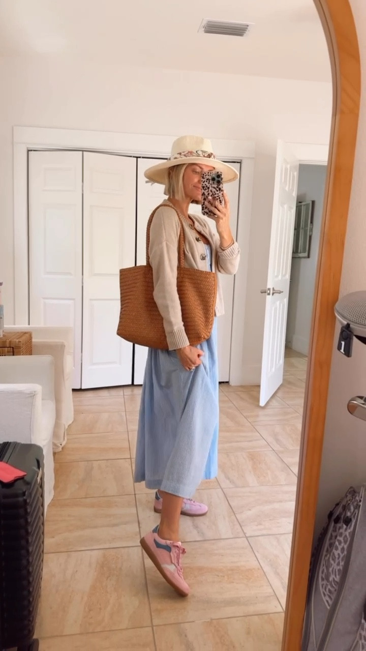 This is one of my favorite tote bags ever! You could wear this just as an everyday purse, a work tore, a diaper bag, etc! 

Loverly Grey, tote bags, woven tote, neutral tote, closet staples 

#LTKSeasonal