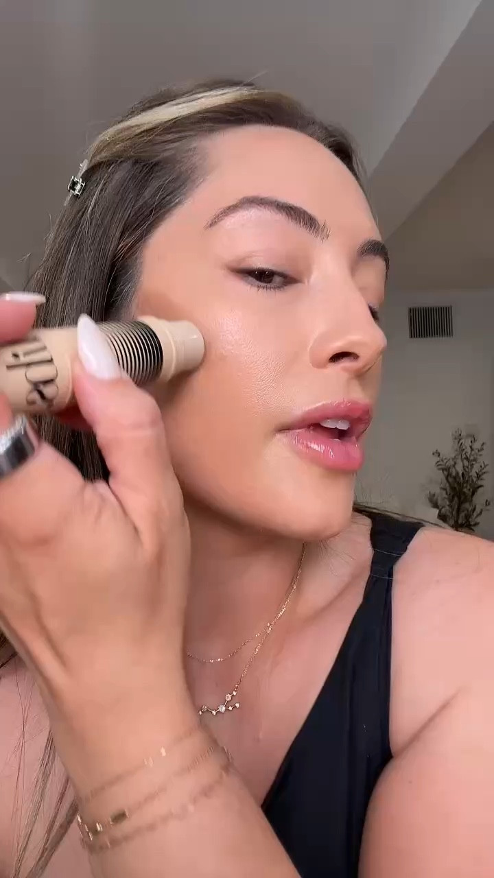 This is the easiest cream bronzer blush stick to you! Blends out so easily and is build able!🤎🩷

#LTKBeauty #LTKdayinmylife #LTKmomlife