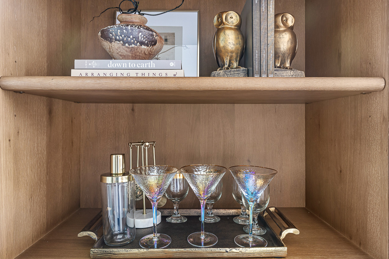 Bookcase meets Bar Cart: 

In this Chicago condo, space was of the essence. We needed each piece to serve a purpose and make the most of the space. Tying in some style elements that brought our client's personality to the forefront, we love how this came together.  

 #LTKdayinmylife #LTKHome #LTKSaleAlert
