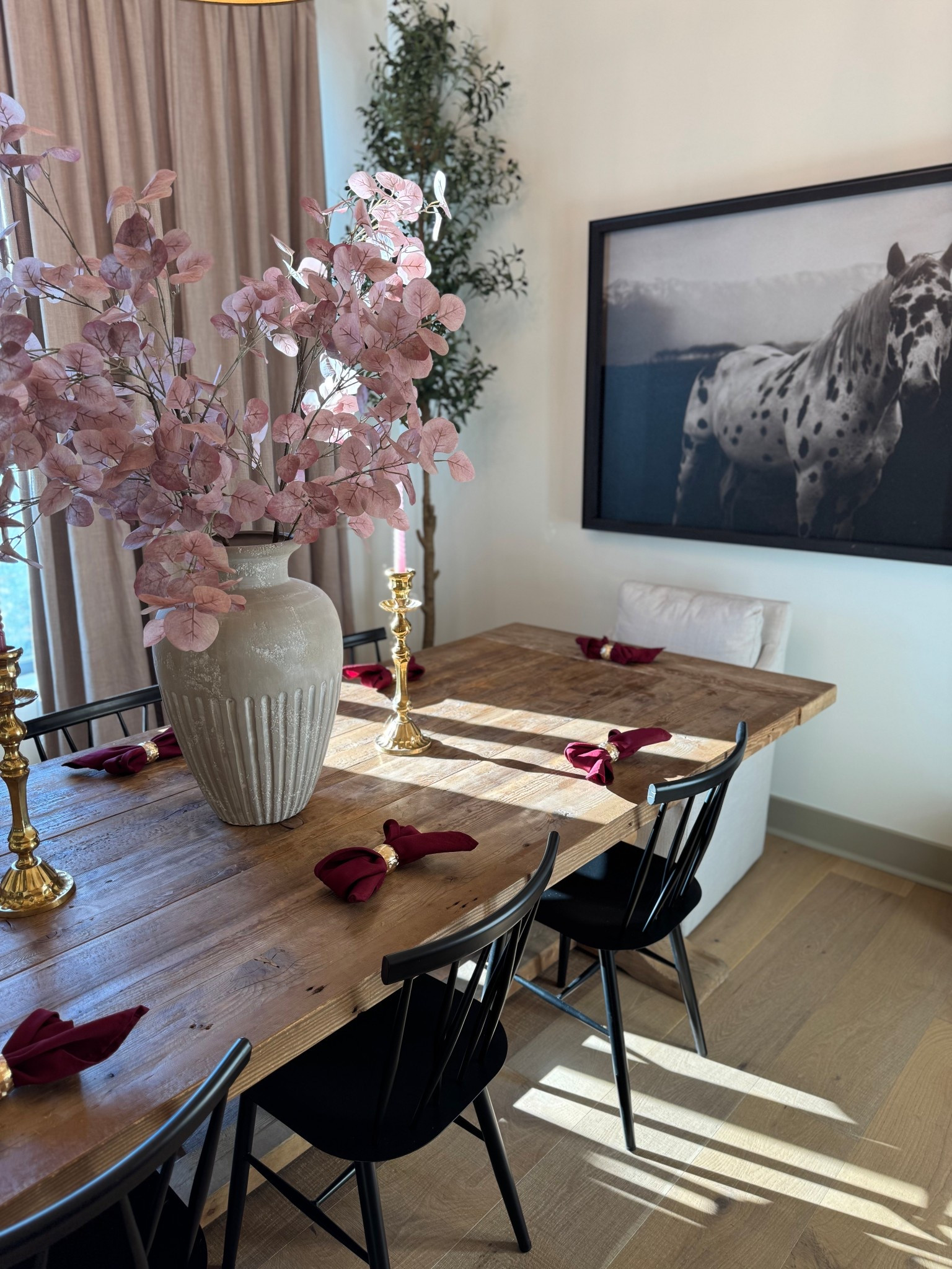 Country Christmas dining room 

#LTKHome #LTKSeasonal #LTKHoliday