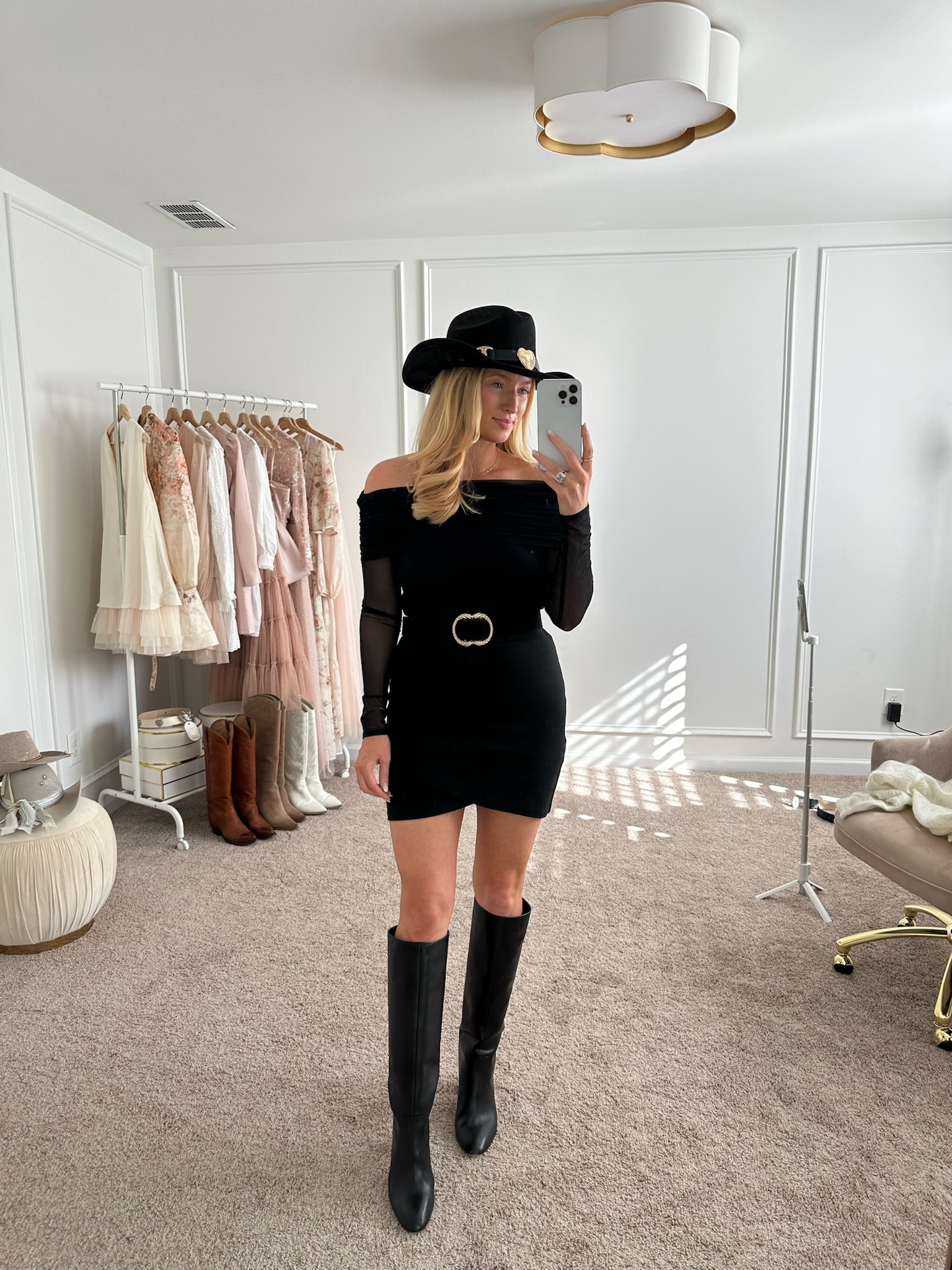 Fun girls night out western look! Country concert outfits // Nashville outfits // girls night out outfits // date night outfits 

#LTKSeasonal #LTKStyleTip #LTKParties