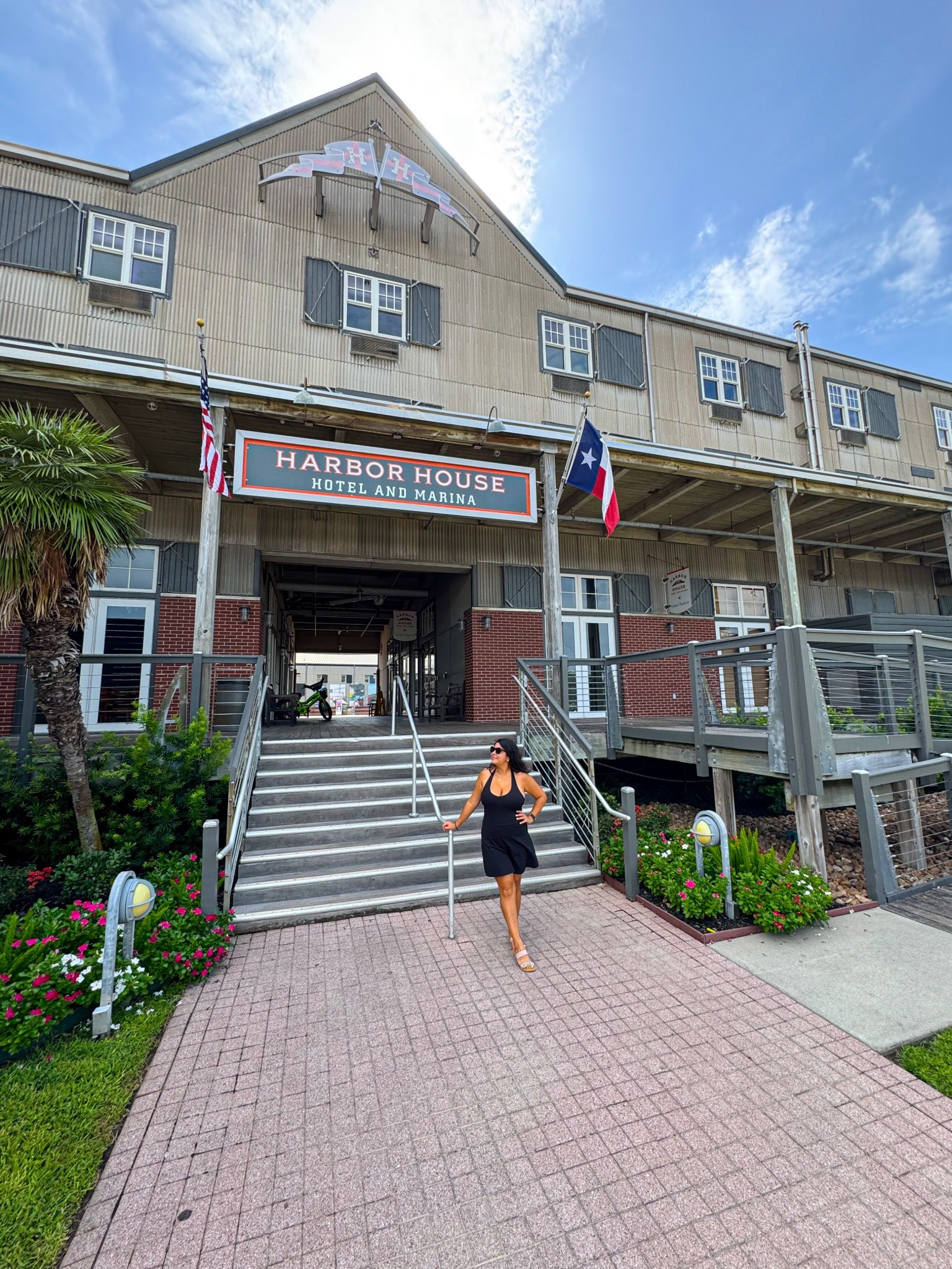 East Coast Summer Beach Dress! 🌊☀️ 

Fabletics Harter Mini Dress Black Size M 
Summer outfit 
Summer dress


#LTKPetite #LTKTravel #LTKStyleTip