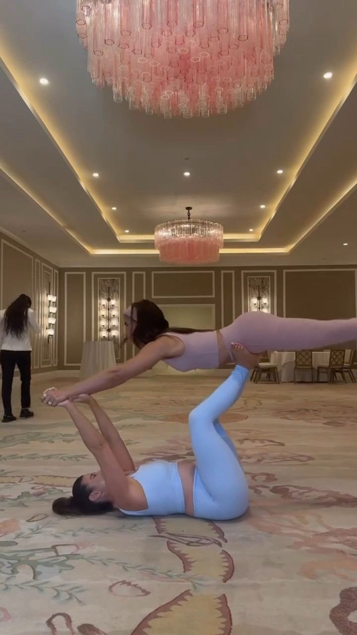 Next challenge loading… or flopping? There is nothing @rachelzeilic and I won’t do to support @cash_and_rocket and all the amazing charities it supports! If you didn’t have a chance to donate yet there is still time! Any amount is greatly appreciated! 💗

#LTKActive #LTKfitnessgoals #LTKdayinmylife