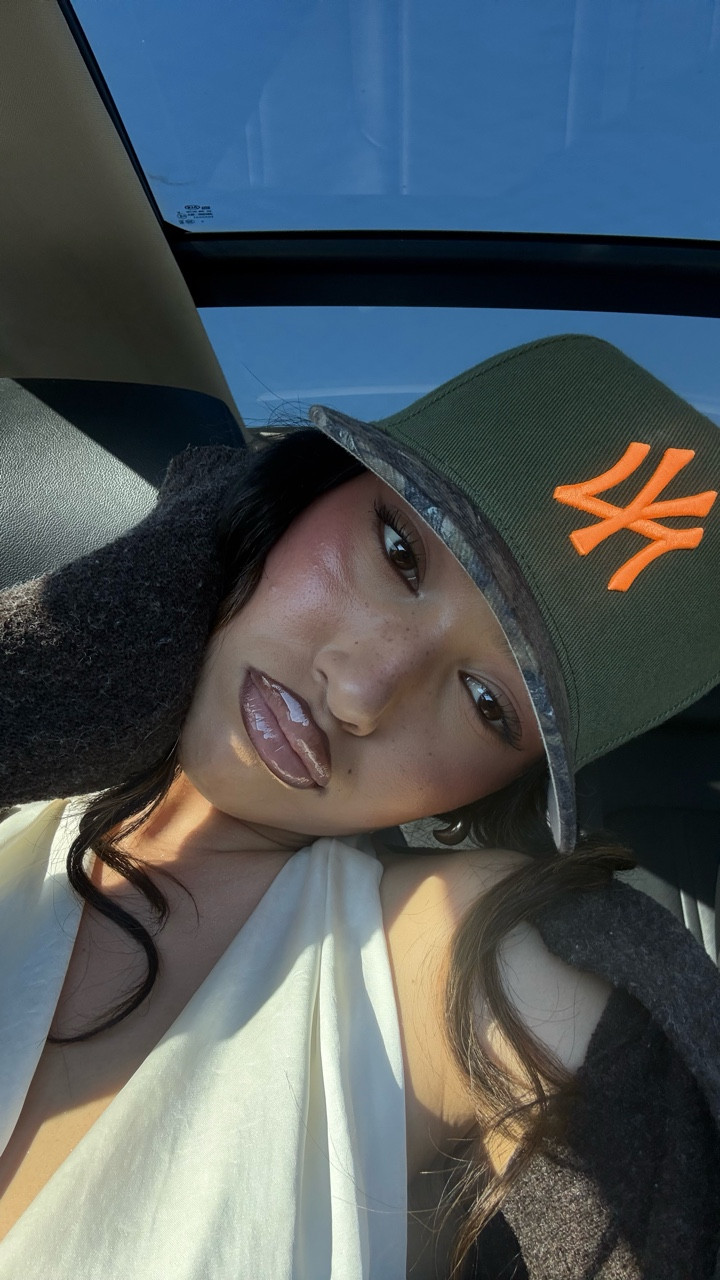 a nutcracker ballet inspired makeup look for the holidays that you’re actually going to want to do 🤍🎀
products
@rhode butter barrier, pocket blush in piggy
@elfcosmetics power grip primer 
@hauslabs foundation
@kosas concealer
@rarebeauty liquid contour in serene 
@kyliecosmetics lip liner in espresso
@patricktabeauty blush in she’s so seductive
@onesize translucent loose powder 
@hudabeauty duo easy bake powder 
@lorealparis telescopic mascara, 3 second setting mist
@makeupforever lip liner in limitless brown
@gisou honey infused lip oil in vanilla 
@moonglaze powder bronzer