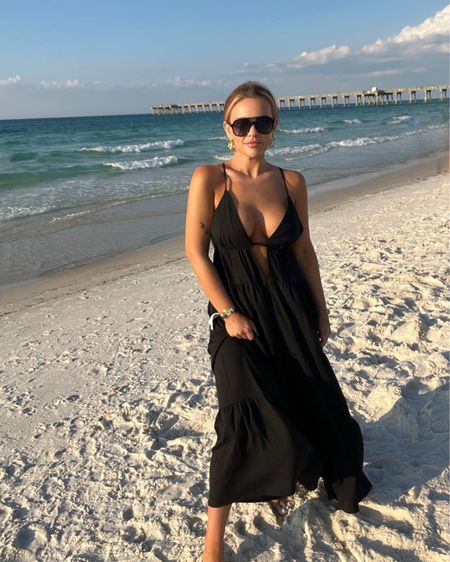 Sexy summer maxi dress! Perfect for vacation dinners or even beach pics! Comes in a few colors as well! Wearing size small 

#LTKunder100 #LTKsalealert #LTKSeasonal