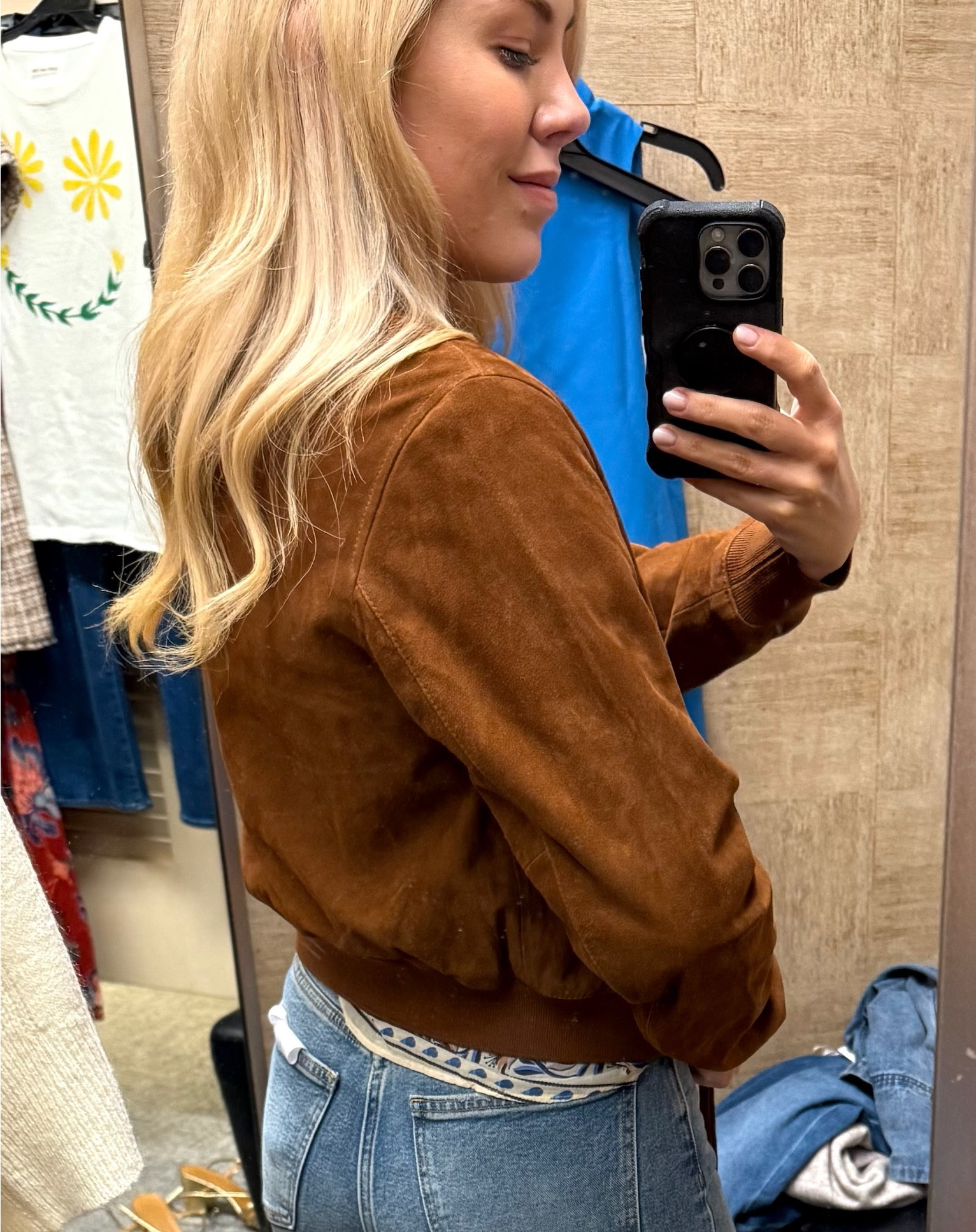 Cutest suede jacket
Jacket 
Jeans 
Boots 

#LTKStyleTip #LTKSeasonal