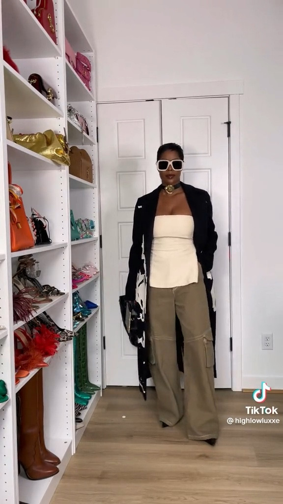 #OOTD #outfitstowearinthewinter This stunning black & white wool print coat is Loewe
🤩

#LTKSeasonal #LTKstyletip #LTKfit