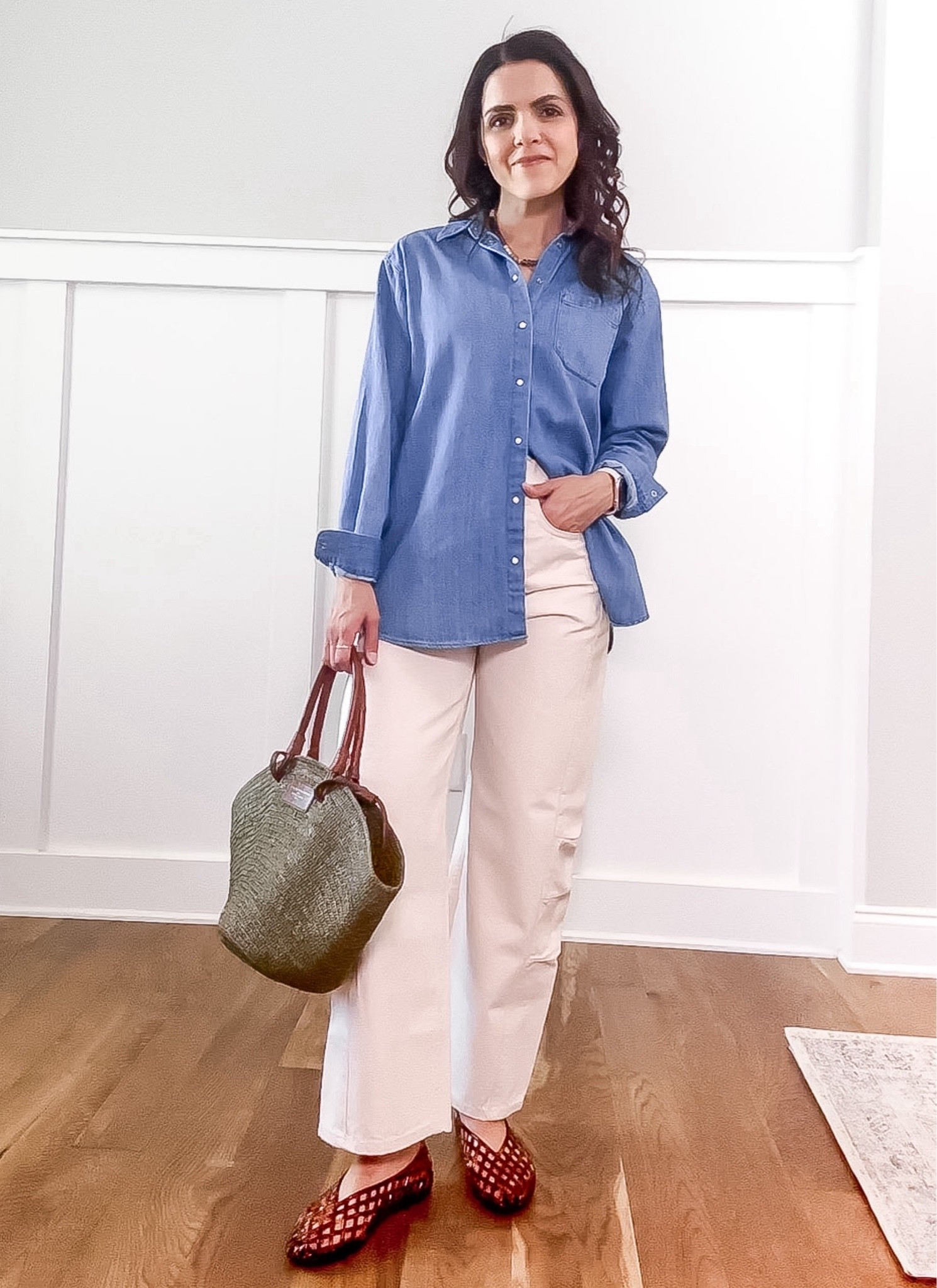Outfit formula: white denim + chambray | One of my favorite spring combinations.

White barrel jeans, chambray button down, woven tote, woven flats

#LTKootd #LTKgrwm