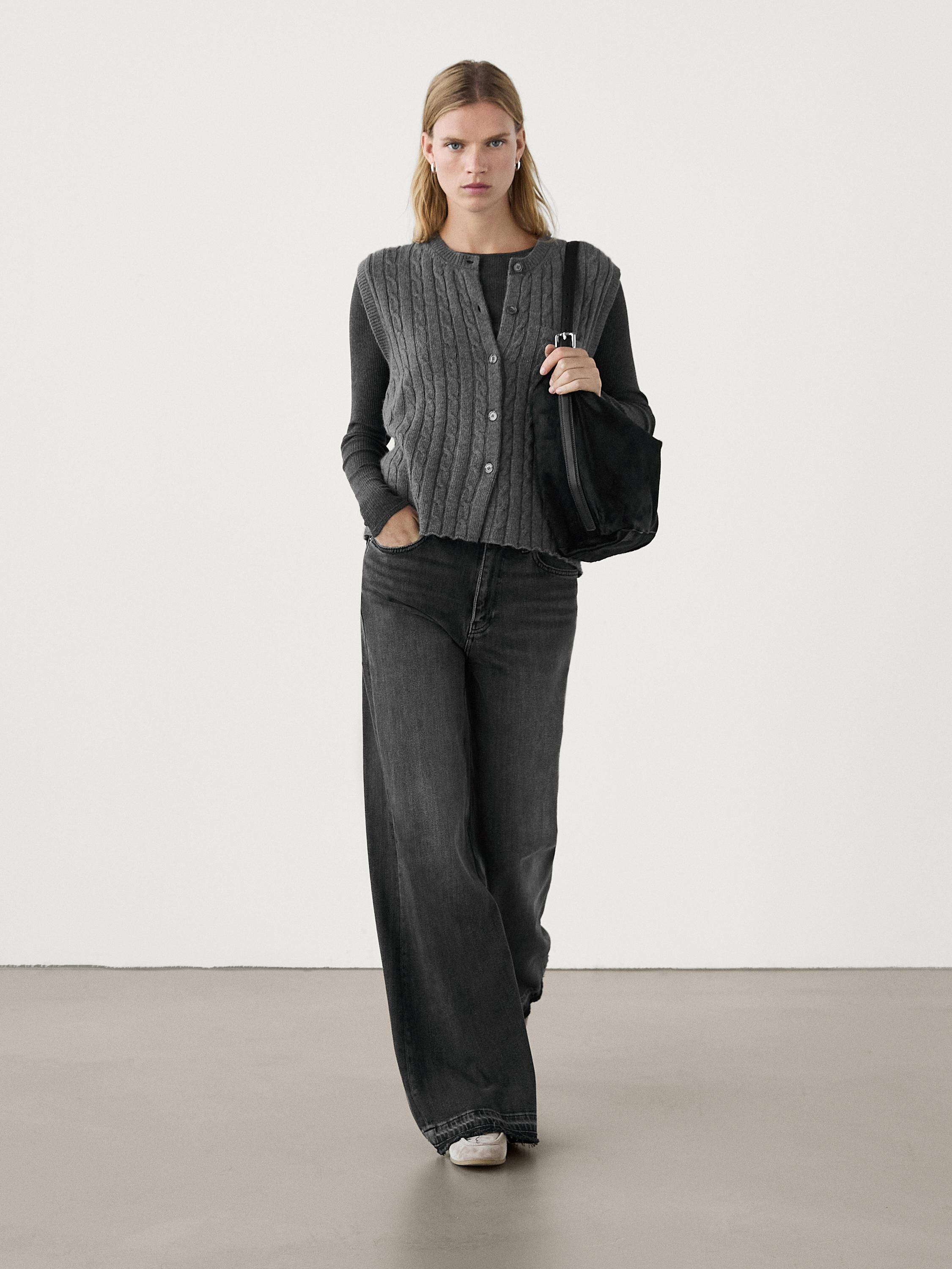 Wool and cashmere blend fabric waistcoat with detail | Massimo Dutti UK