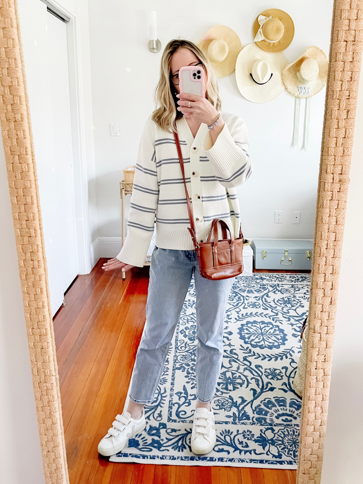 cozy relaxed spring lewk 🤍🩵 




abercrombie jeans // velcro vejas// blue white stripe cardigan // lake pajamas // preppy spring outfit // spring grandmillennial style // mini leather crossbody 

#LTKSeasonal