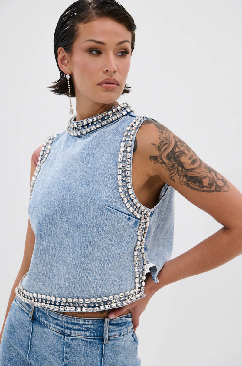 POPPING OUT RHINESTONE DENIM BLOUSE | AKIRA