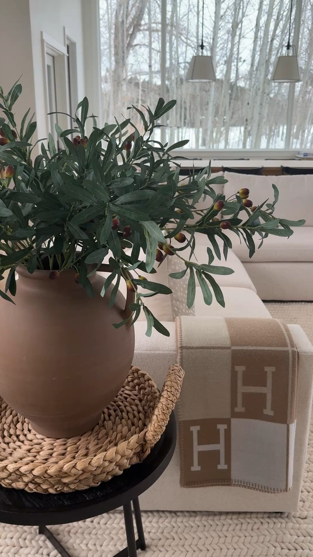 HOME \ faux olive tree branches🌿 Amazon find! 6 for $41.

Living room
Spring decor 

#LTKHome #LTKWatchNow #LTKFindsUnder50