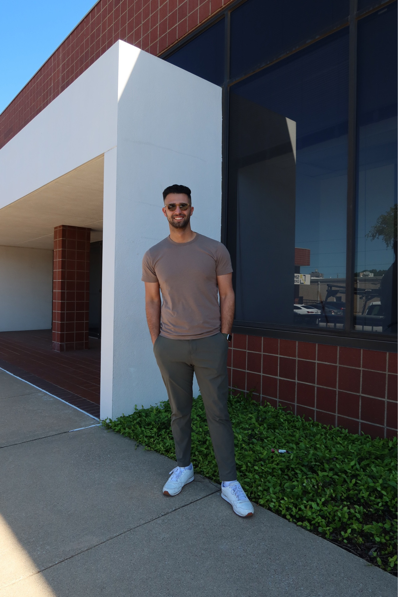 Men’s Abercrombie shirt
Men’s lululemon pants
Men’s Reebok shoes 
Men’s casual outfit 

#LTKmens