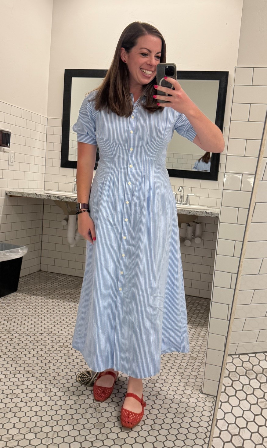 This dress from Loft is old, but classy! The only thing it needs is pockets! In an 8. 

#LTKShoeCrush #LTKWorkwear #LTKMidsize