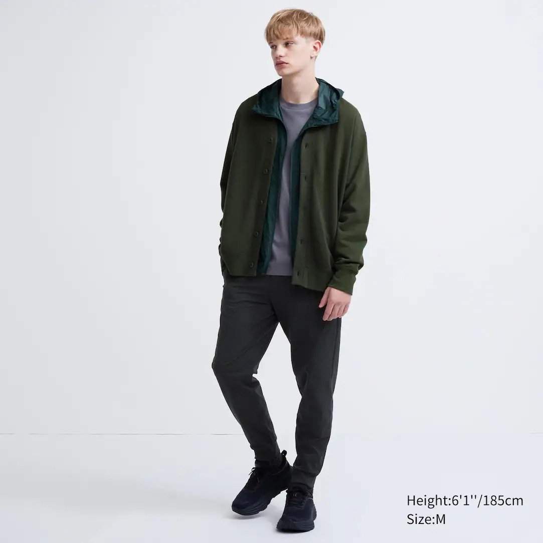 //<!--
/* <![CDATA[ (viewCategory-active_data.js) */
dw.ac.applyContext({category: "IDjoggers2385... | UNIQLO (DE)