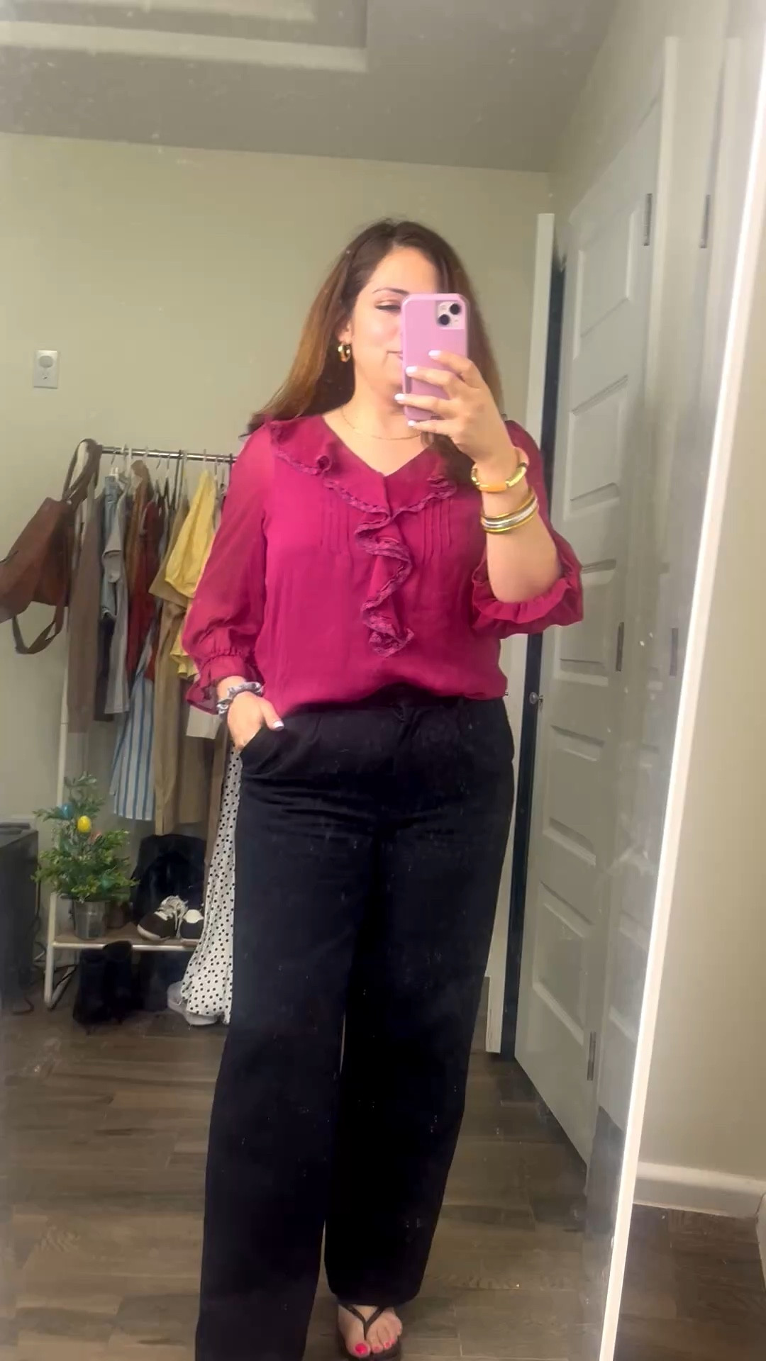 Im  a fan of Lauren Conrad love her and her pieces from kohls had grabbed A pink ruffle top with sheer sleeves is been my go to top for work size small comes 




#LTKPetite #LTKWorkwear #LTKSaleAlert