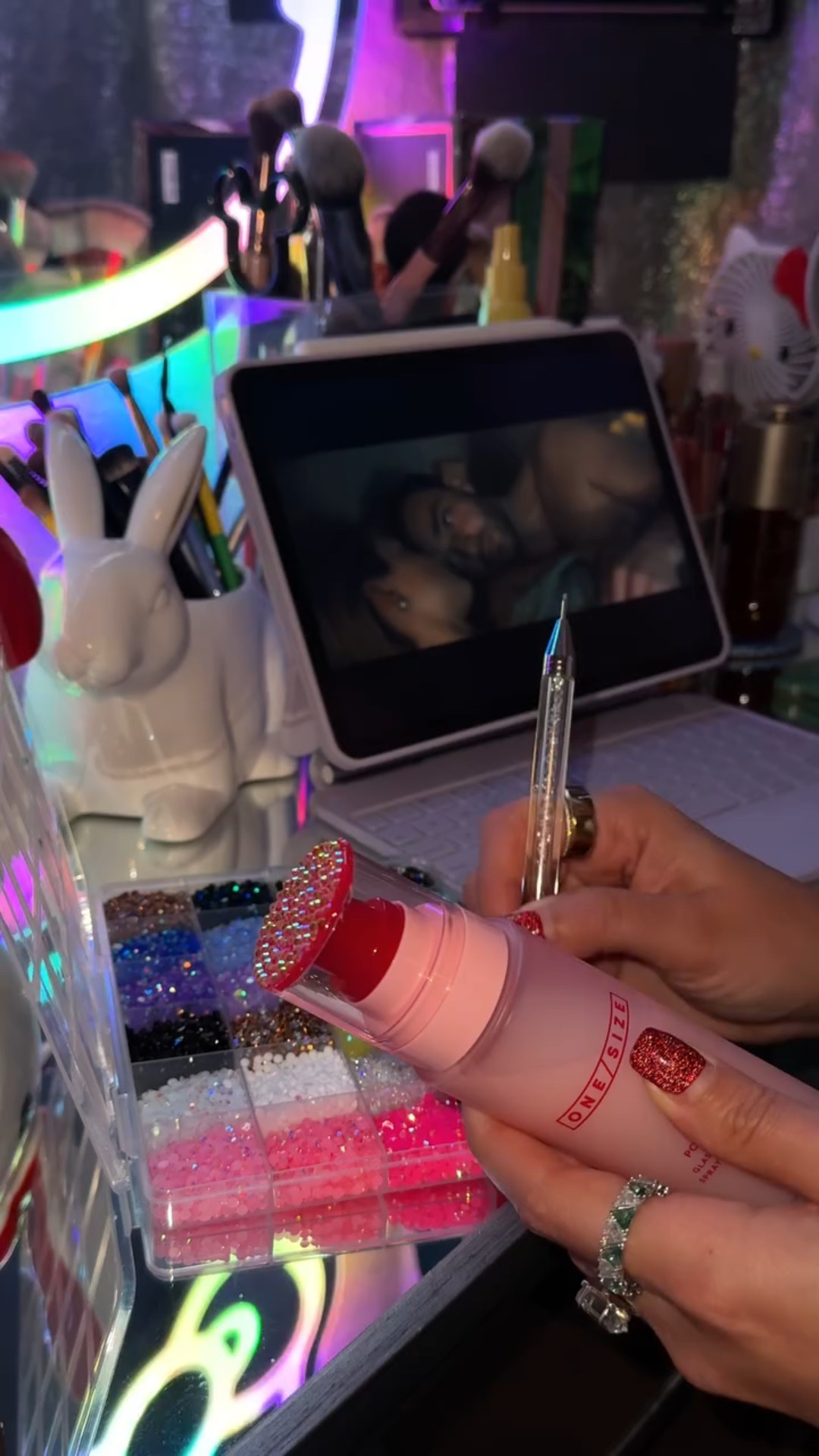 This is therapy- nobody can stop me✨🤭 

#bedazzling #miamiblogger #bedazzlingkit