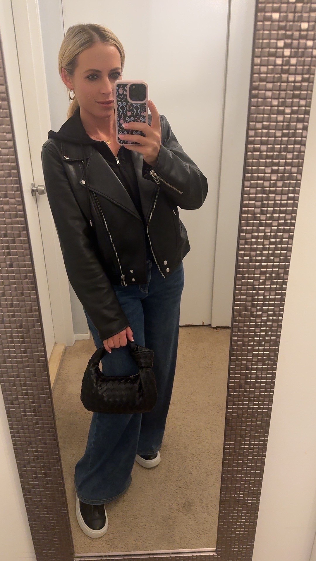 Date night outfit. Stretch jeans. Platform sneakers. Faux leather jacket. Leopard print. Hoop earrings 



#LTKFindsUnder100 #LTKFindsUnder50 #LTKMidsize