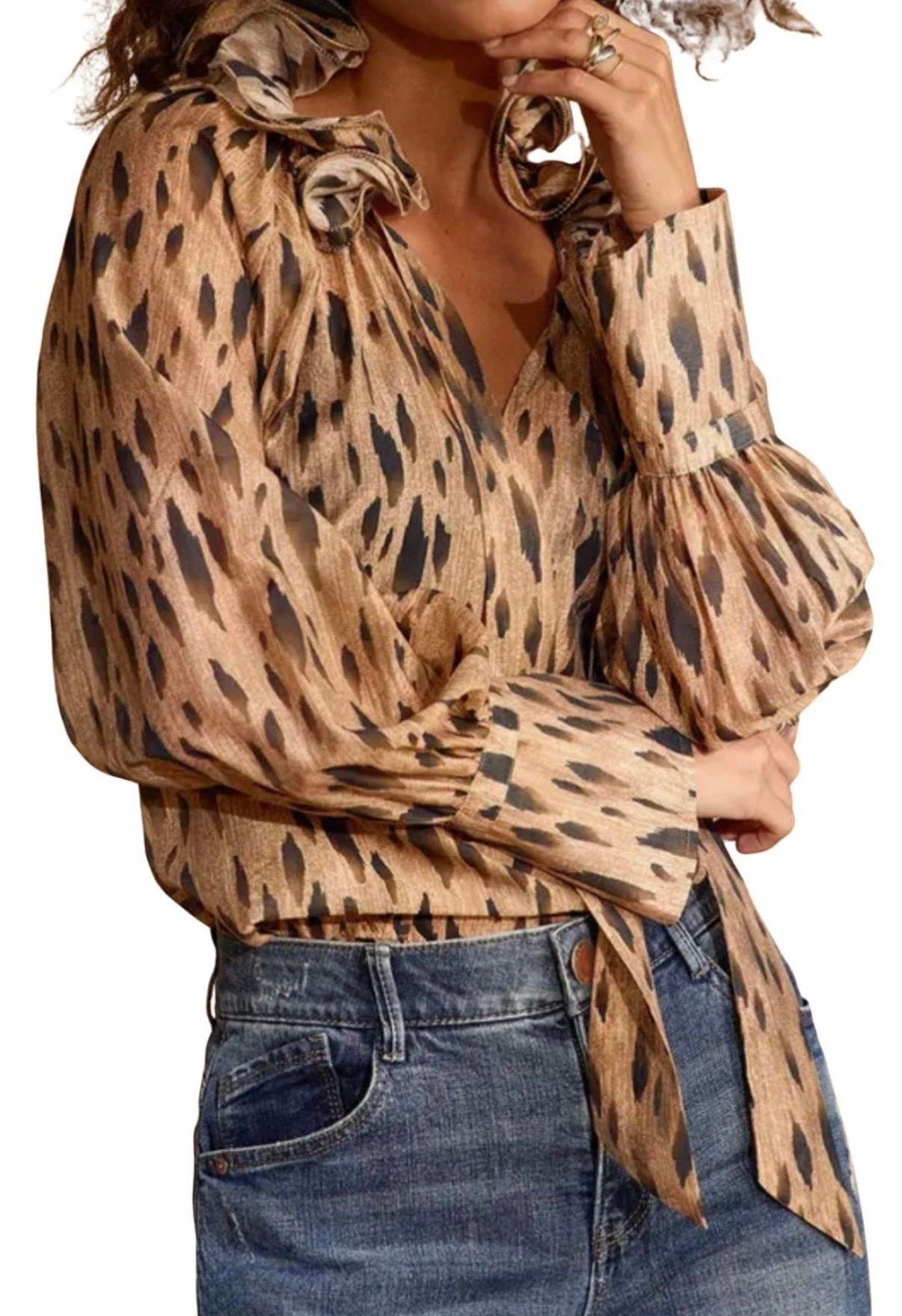Animal print top
Jeans


#LTKFindsUnder100