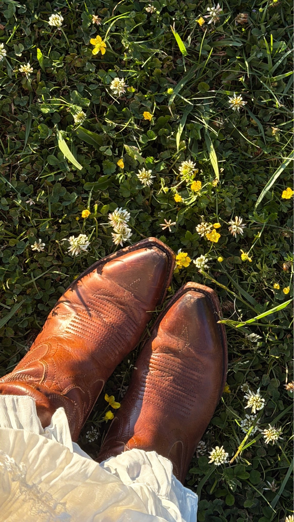 One thing about me is I will be in my @Tecovas all season every season🤍

#LTKootd #LTKvlog #LTKPetite