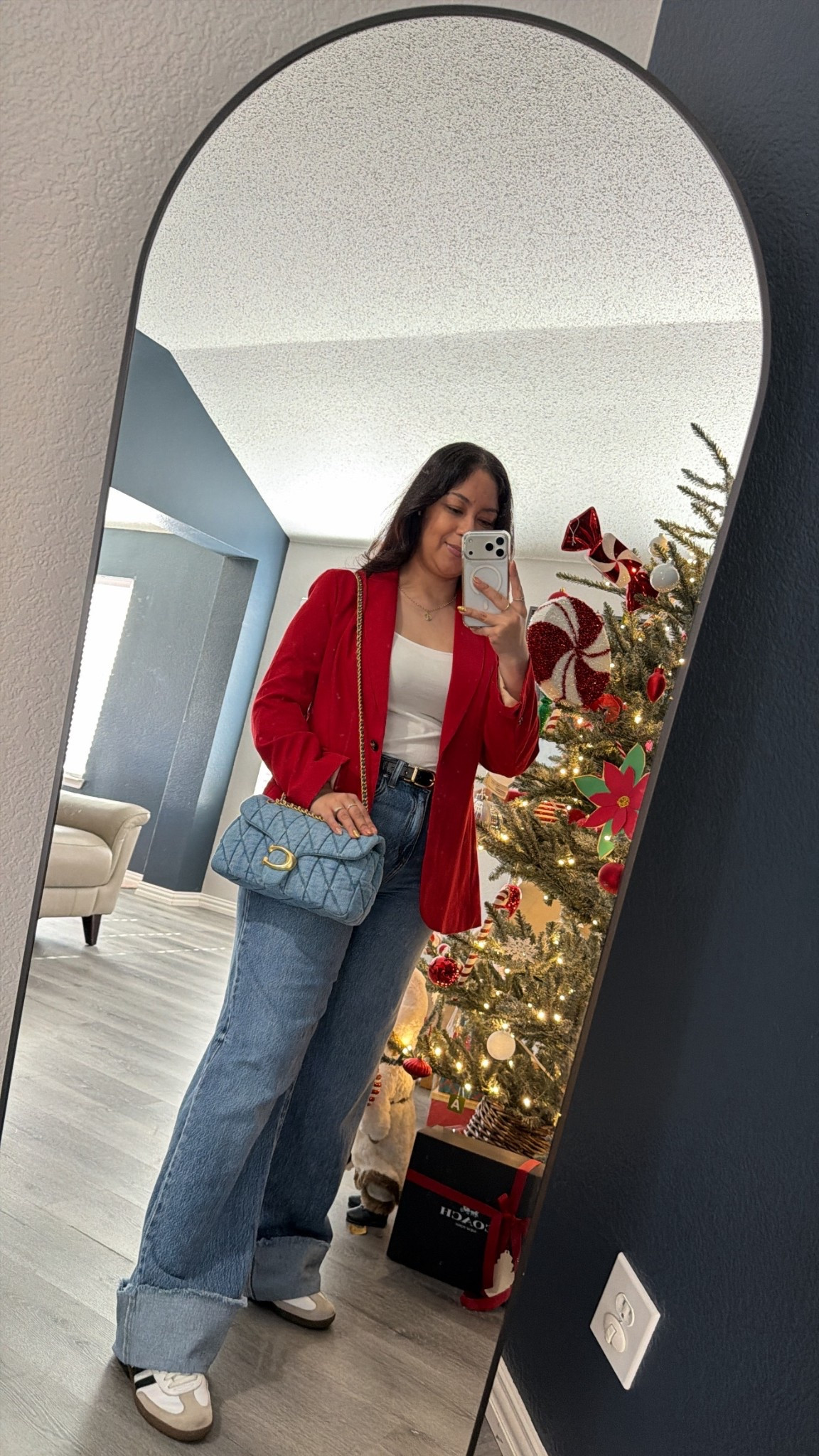 Rojo para enamorar 💋 pero cómodo para disfrutar 💕
Les dejo todo mi outfit aquí ✨

#LTKgrwm #LTKootd #LTKValentine