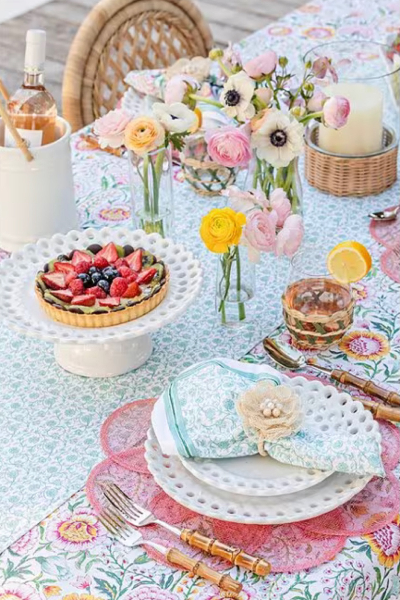 Gorgeous new arrivals! Obsessed with this entire collection 😍

Outdoor entertaining, outdoor decor, patio decor, outdoor living, floral napkins, napkin rings, cake stand, white plates, woven glassware, rattan wine glass, placemats, table runner, tablecloth, table linens, outdoor pillows 

#LTKSeasonal #LTKFind #LTKhome