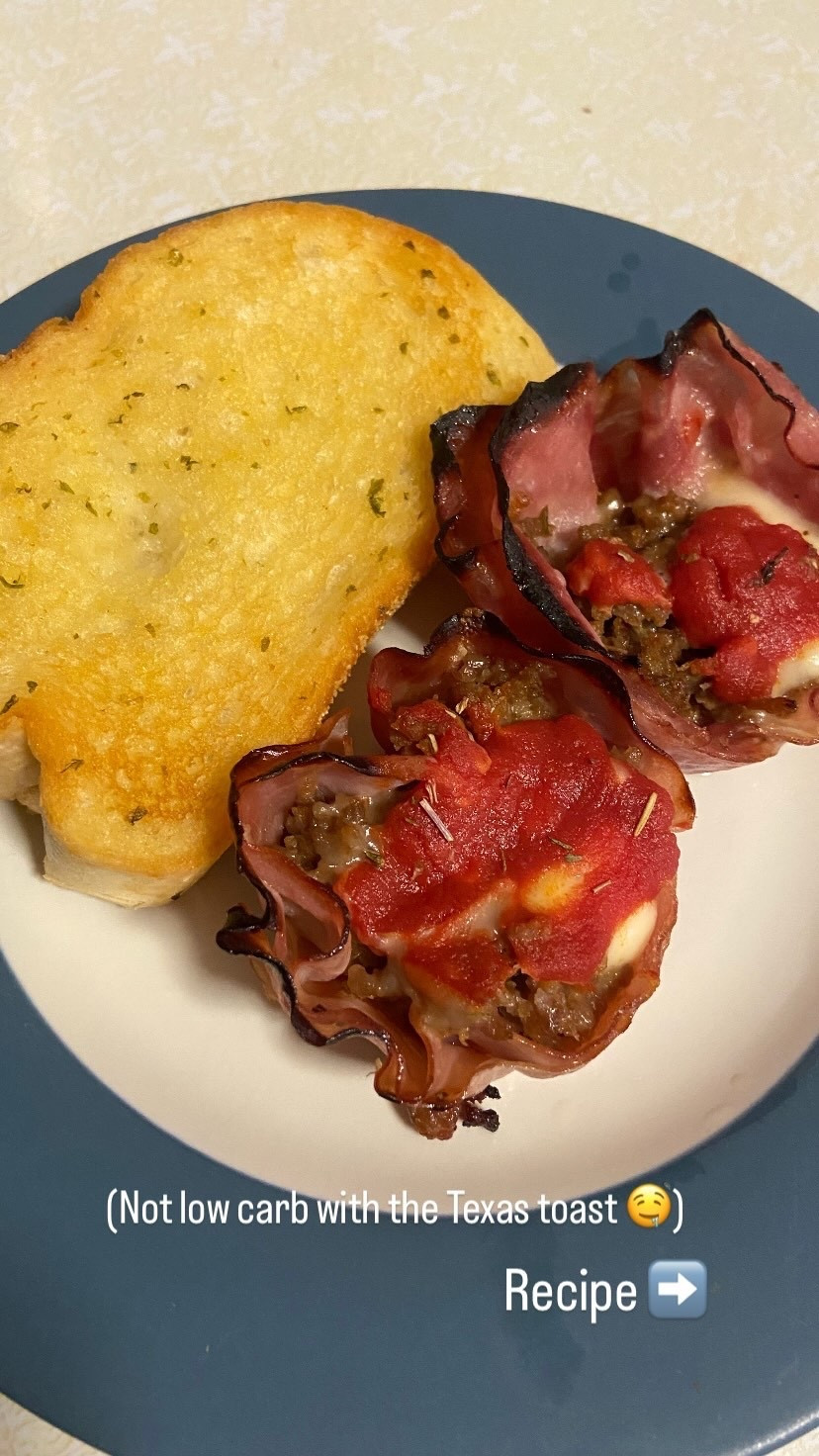 Lowcarb pizza cups - so easy and delicious to make. I found these on Instagram from lowkarbkhaleesi 

My daughter actually did most of the work for the recipe, they are that easy. 


#pizza #dinner #familydinner #lowcarb #recipeideas

#LTKKids #LTKfoodie