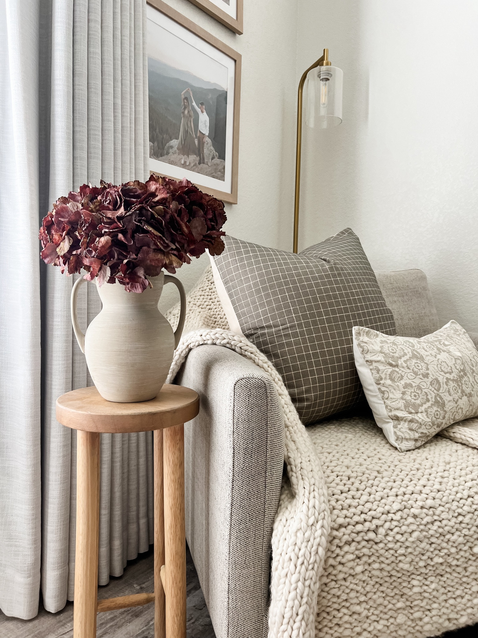 Little reading nook moment 🍂🤎

#LTKHome #LTKSeasonal #LTKFallSale