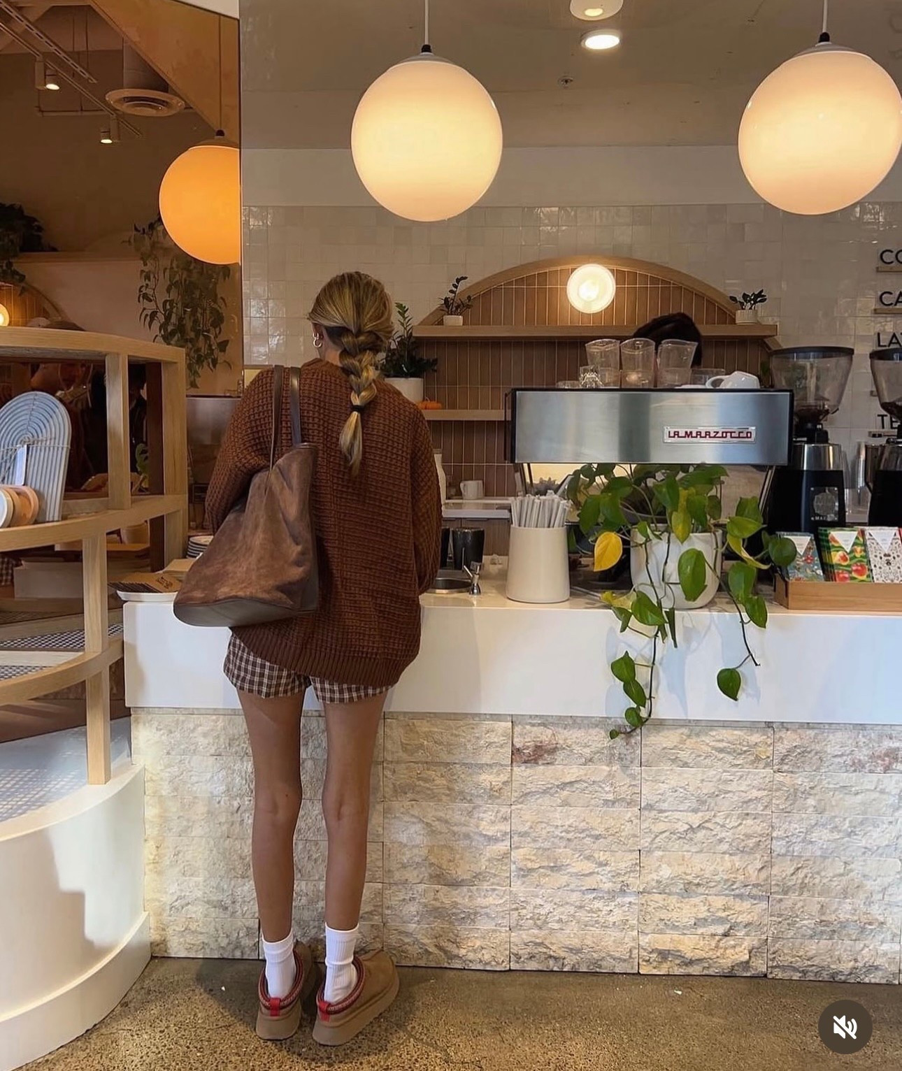 cozy fall outfit from amazon 🤎🍂🧸👜

fall outfits, cozy fall outfit, comfy, comfortable outfits, brown, suede, boxer shorts outfit, uggs, uggs outfit

#LTKFindsUnder100 #LTKSeasonal #LTKFindsUnder50