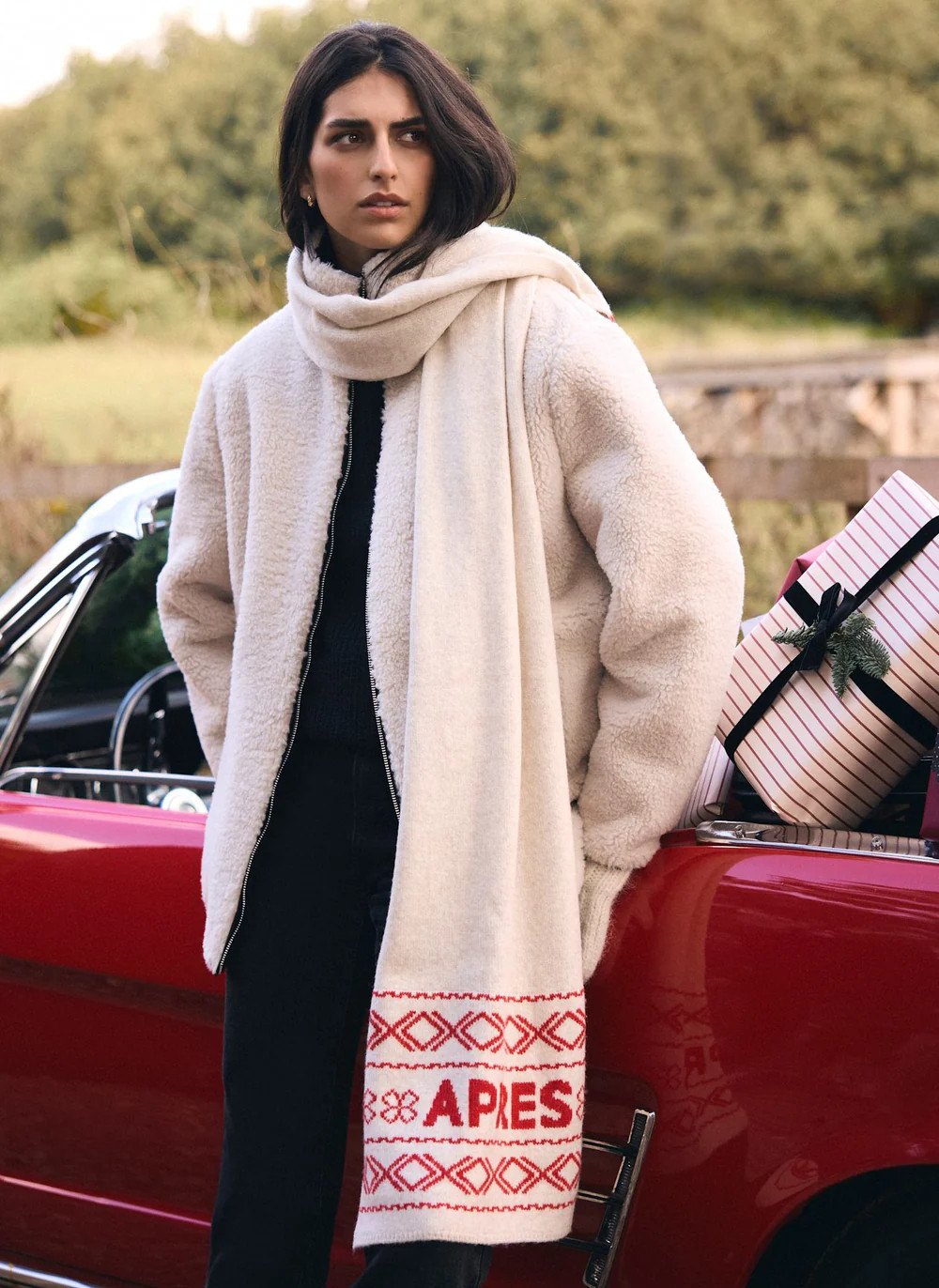 SHOP THE LOOKRed Graphic Apres Knit Scarf£59.00Colour: RedChoose your sizeChoose your sizeADDPro... | Mint Velvet