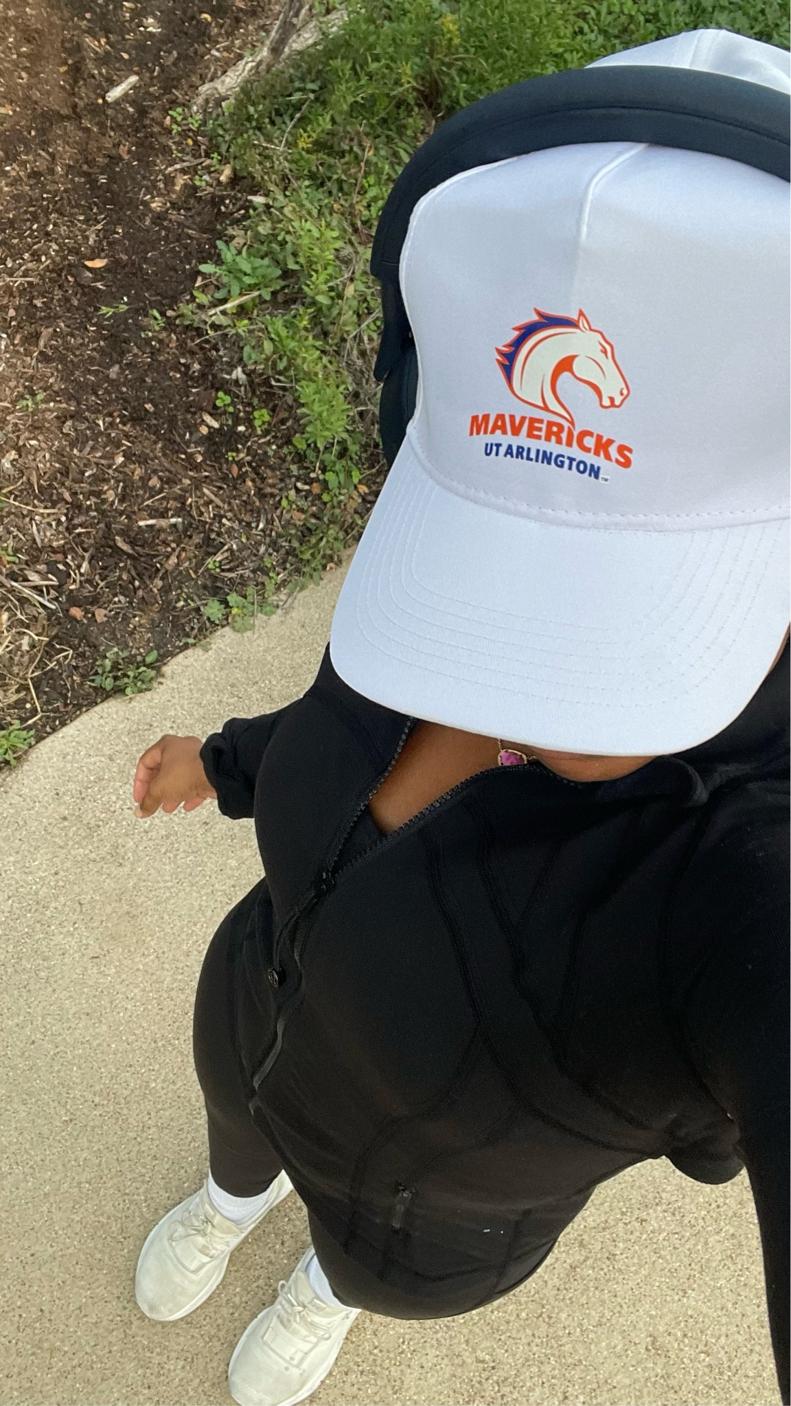 I live a good athletic fit for my long walks. So comfy and so motivating🖤

#LTKfindsunder100 #LTKstyletip #LTKfitness
