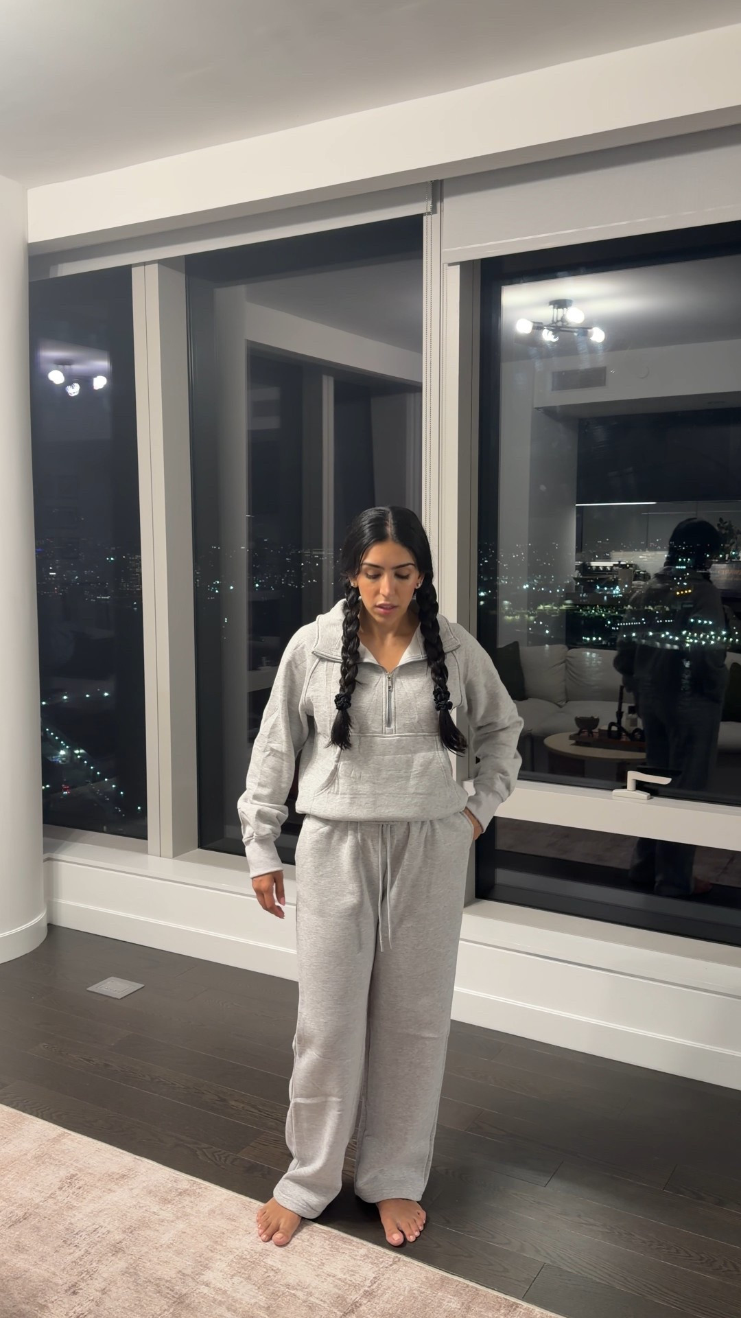 Can’t go wrong with this grey sweatsuit!
Top is oversized; pants are TTS


#LTKFindsUnder50 #LTKStyleTip #LTKSaleAlert