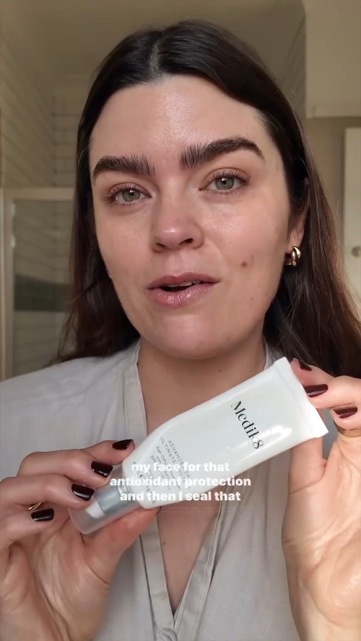 AD | My skin does NOT enjoy the winter months, so I stocked up on @officialmedik8 for Black Friday and 3 months later my skin is looking and feeling *pretty* darn good. Here’s what I’ve been using: 

AM:
Press & Glow - a quick and easy daily exfoliator. 
C-Tetra Luxe - one of the few Vitamin C serums my skin actually likes! 
Advanced Day Ultimate Protect - an SPF 50 that’s a great base for makeup. 

PM 
Clarity Peptides - niacinamide infused, so great for brightening. 
Crystal Retinal 1 - their introduction formula that’s great for those with sensitive skin. 
Advanced Night Restore - buttery and rich, perfect for bumping up hydration. 

#SkincareRoutine #DehydratedSkin #SkincareInYourThirties