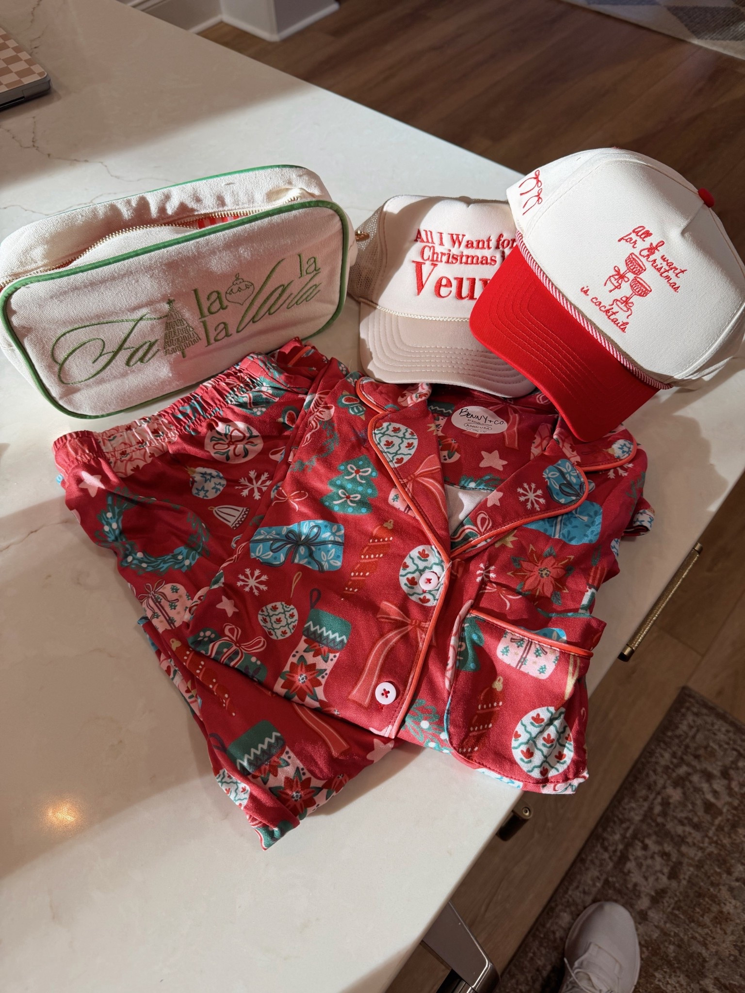 Cutest holiday finds from Kenz Kustomz for the season😍🎄 she has some of the BEST gifts! I use her bags for travel always! Code HOLLEYG works for 10% off ✨

For her / gift ideas / kenz kustomz / small shop / pjs / trucker hats / Holley Gabrielle 

#LTKHoliday #LTKSeasonal #LTKGiftGuide