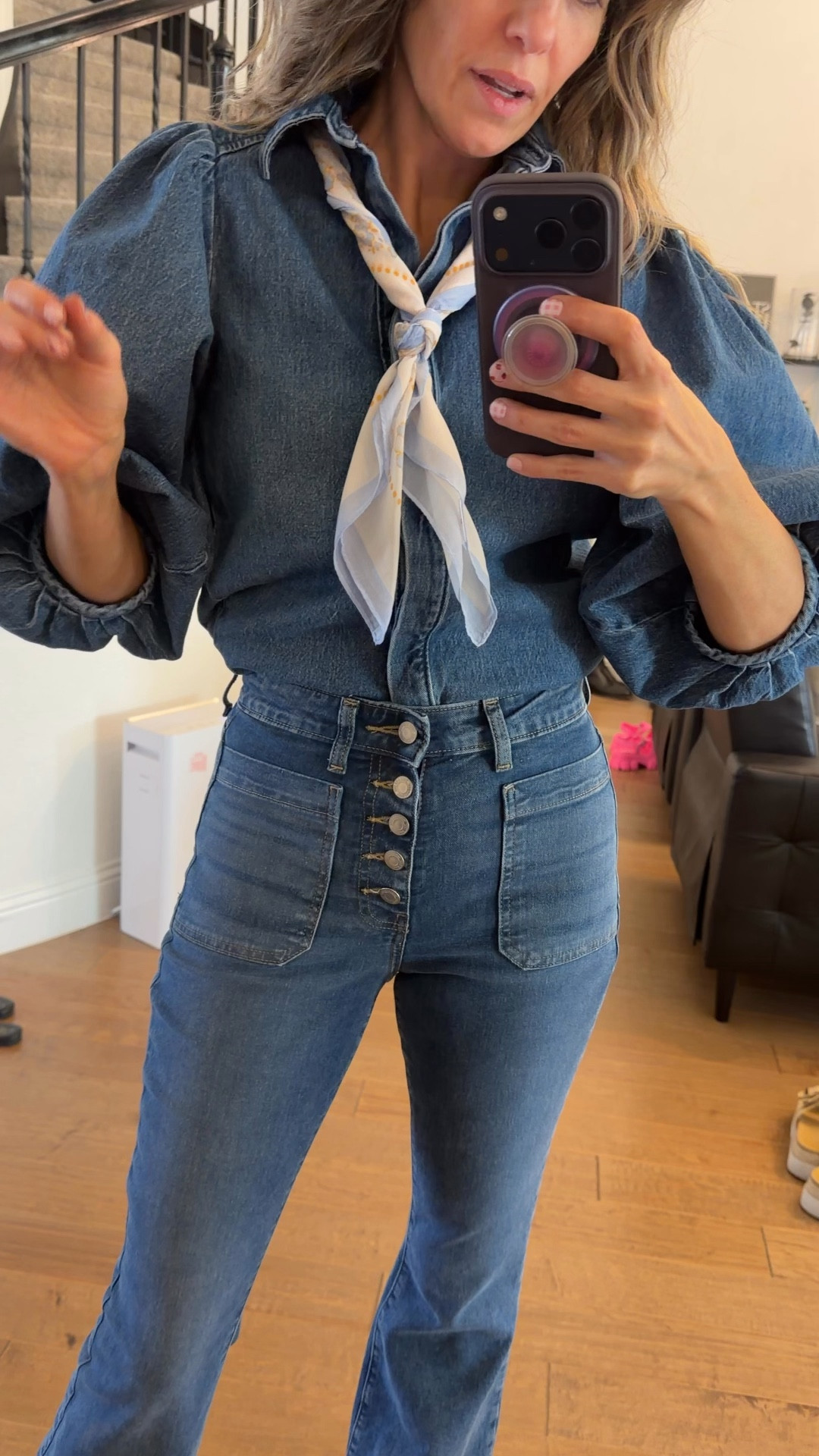 Walmart wins
Scarf 💯