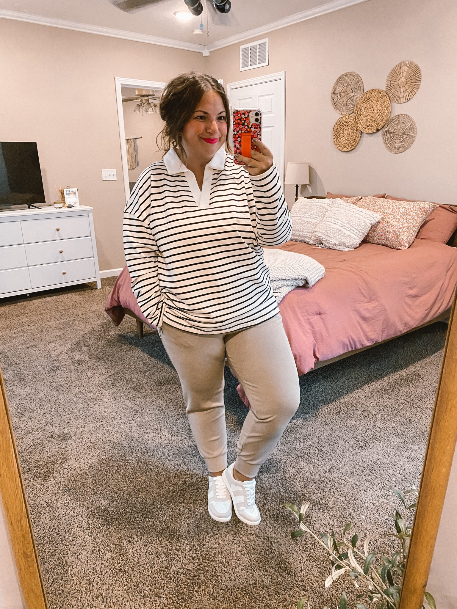 Super comfy neutral fit. Sneakers are Target, joggers are Old Navy & top is Amazon.

sneakers: fit true to size // wearing a 5
joggers: fit true to size // wearing a petite large
long sleeve: fits true to size // wearing a large

#LTKStyleTip #LTKFindsUnder100 #LTKFindsUnder50