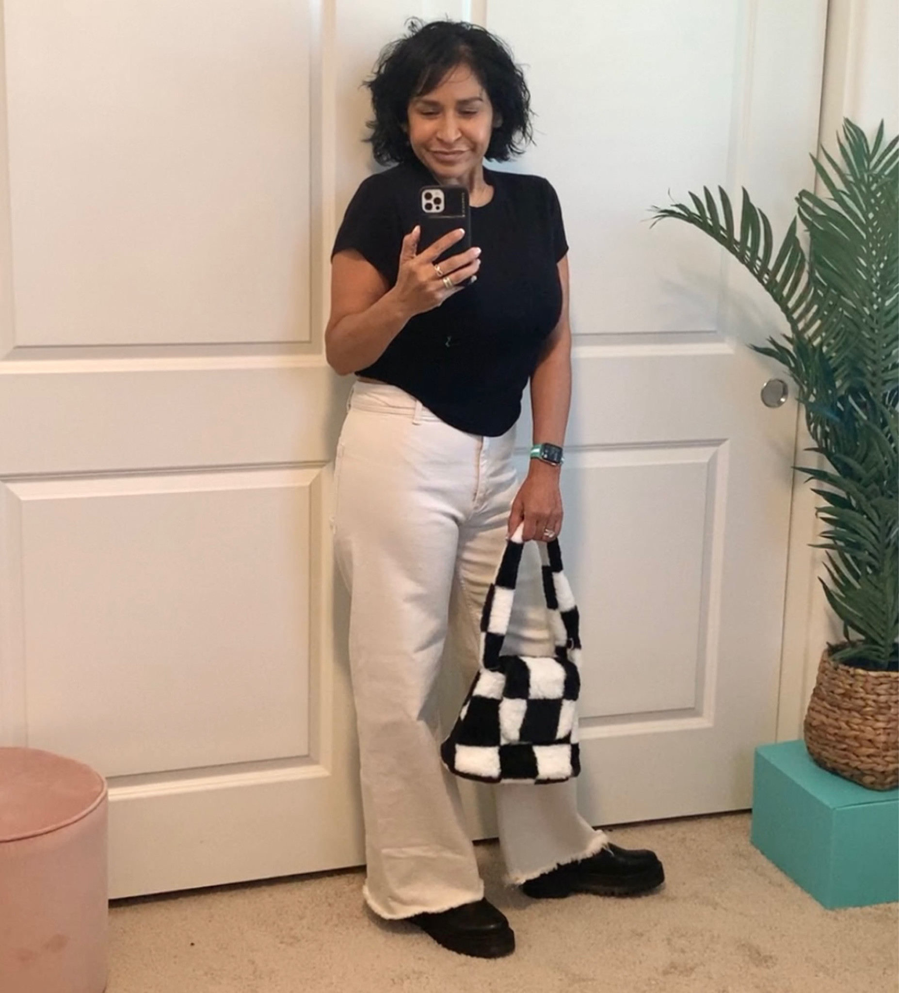 #furrybag #plushhandbag #checkerbag #flarelegkean #highrisedenim #widelegdenim #blackloafers #platformloafers #chunkyflats #blacktop #croptop #favoritetee #petitestyle

#LTKstyletip #LTKFestival #LTKshoecrush